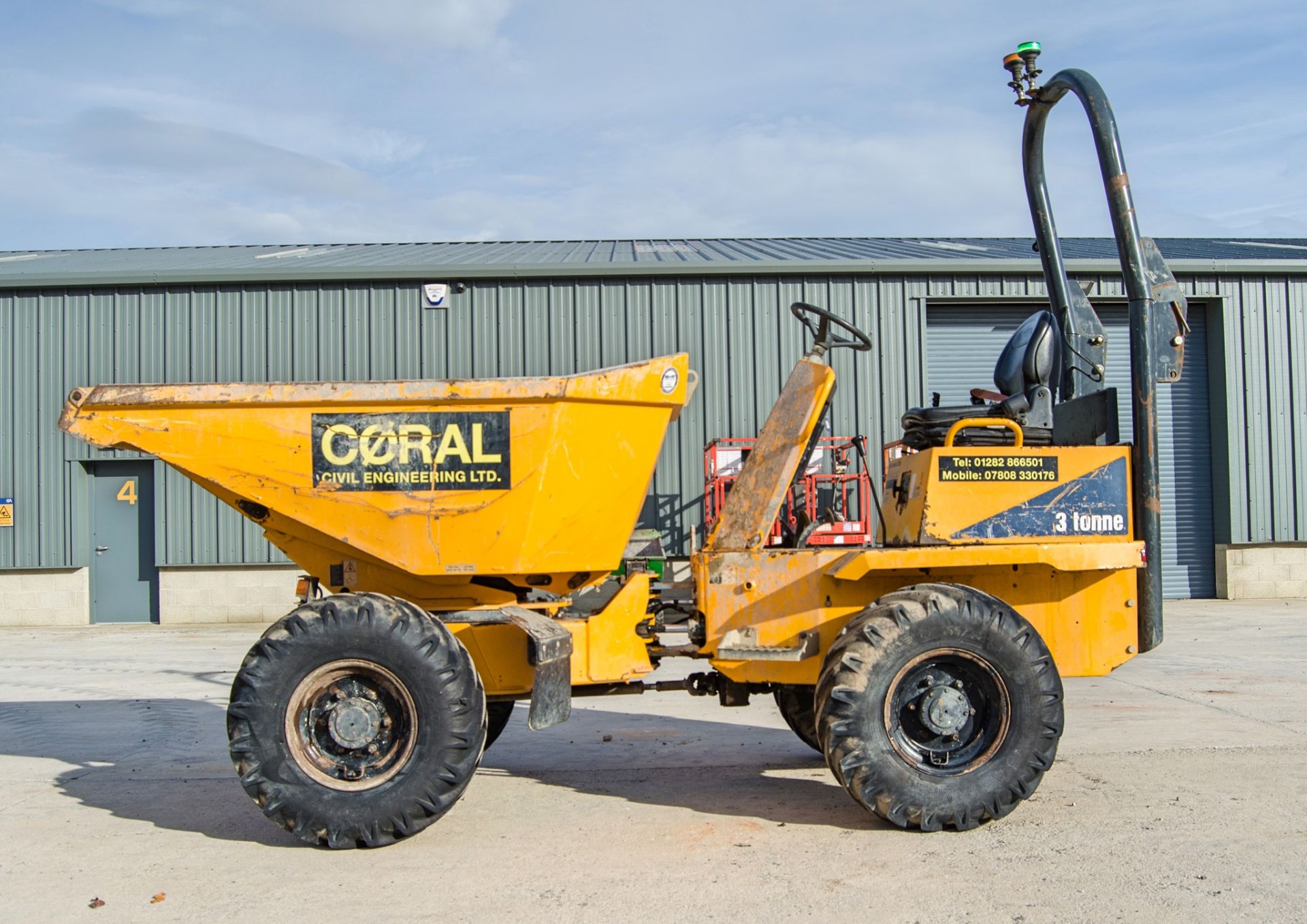 Thwaites 3 tonne swivel skip dumper Year: 2016 S/N: 1611D6661 Recorded Hours: 1255 - Image 7 of 21