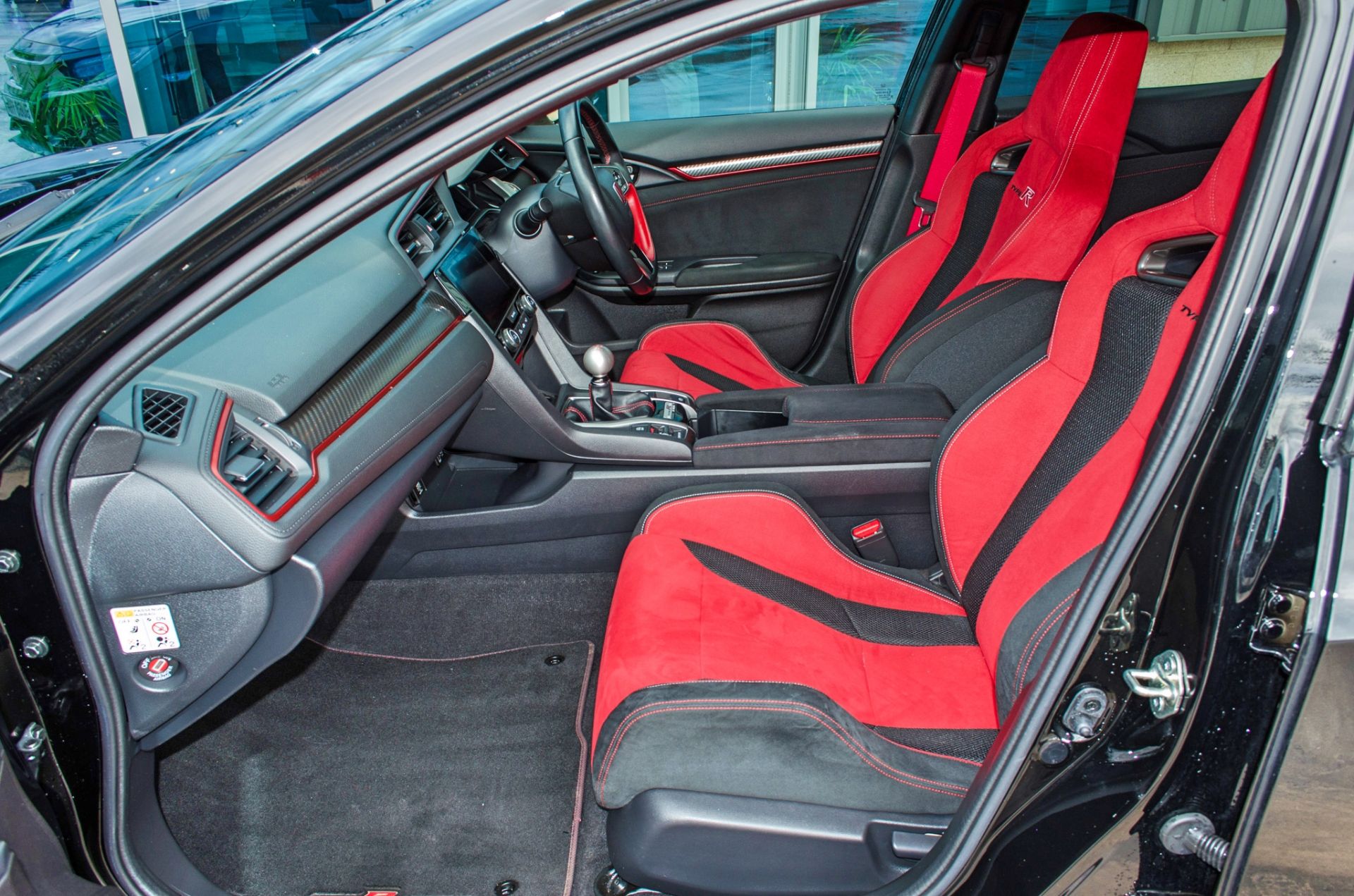 2018 Honda Civic GT Type R V-Tec 5 door hatchback Registration: DU68YHN Odometer: 16,429 Colour: - Image 37 of 54