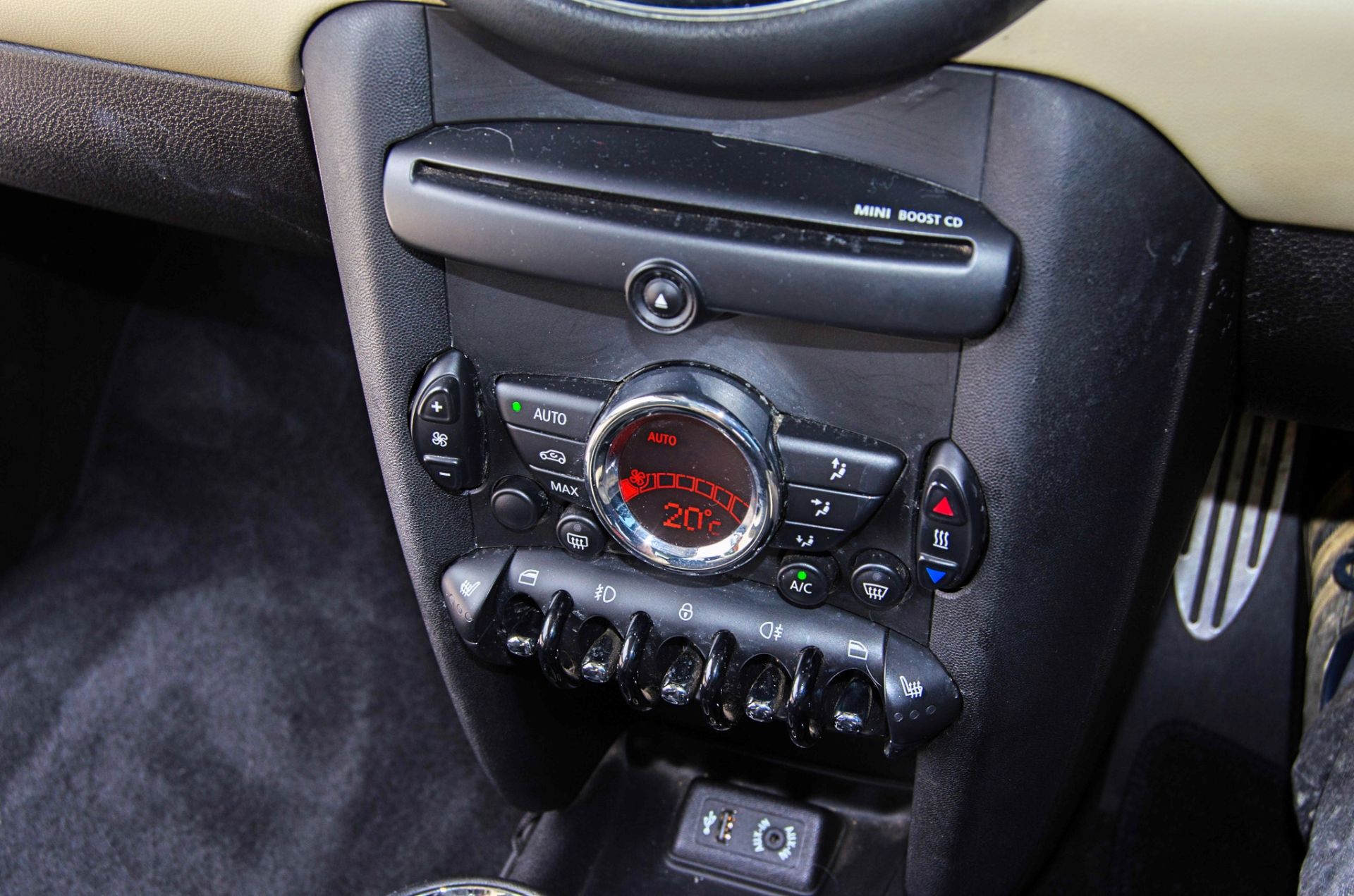 Mini Cooper S 1598cc Turbo petrol 6 speed manual 3 door hatchback Registration Number: ND63 UYX Date - Image 31 of 39