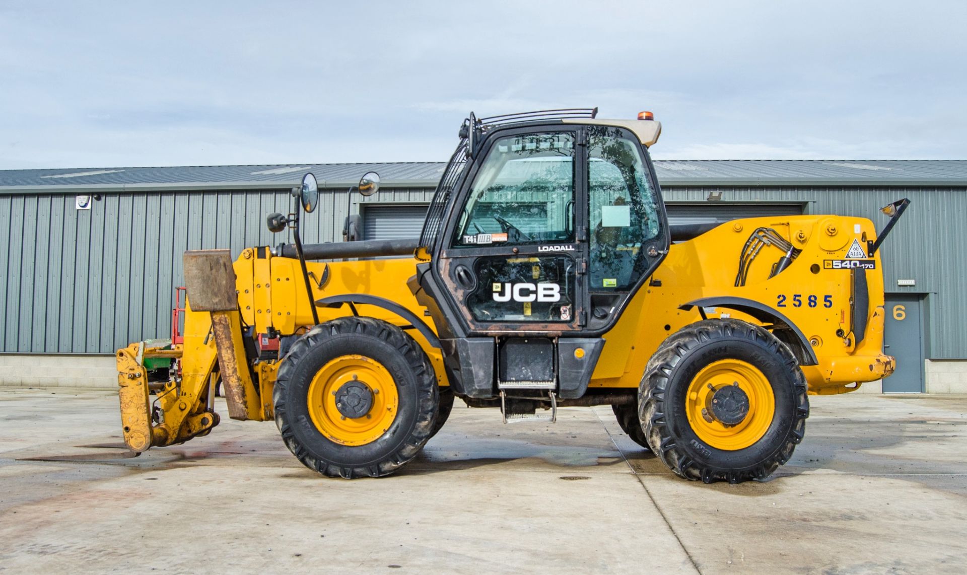 JCB 540-170 T4i III 17 metre telescopic handler Year: 2018 S/N: 2180029 Recorded Hours: 7997 c/w - Image 8 of 26