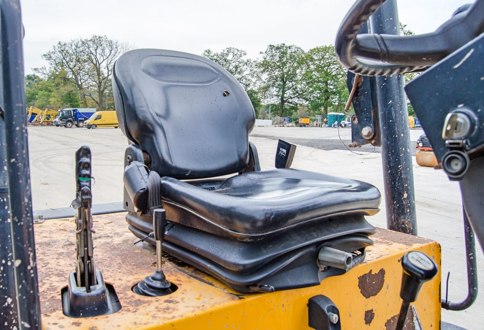 JCB 3 tonne straight skip dumper Year: 2015 S/N: EFFRE7335 Recorded Hours: 1383 A669049 - Image 18 of 23