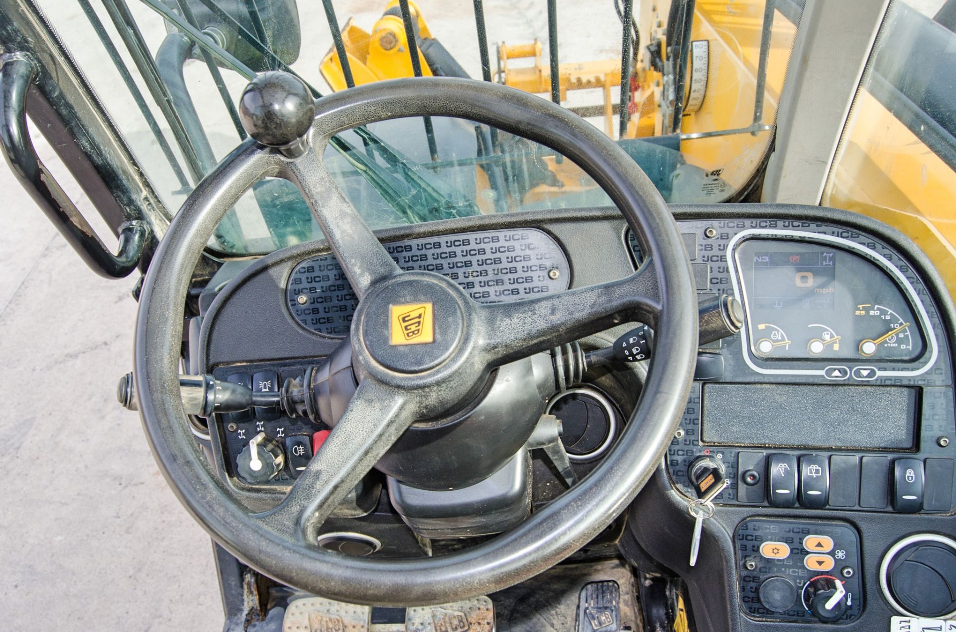 JCB 535-125 Hi-Viz T4 IV 12.5 metre telescopic handler Year: 2018 S/N: 2726019 Recorded Hours: - Image 18 of 26