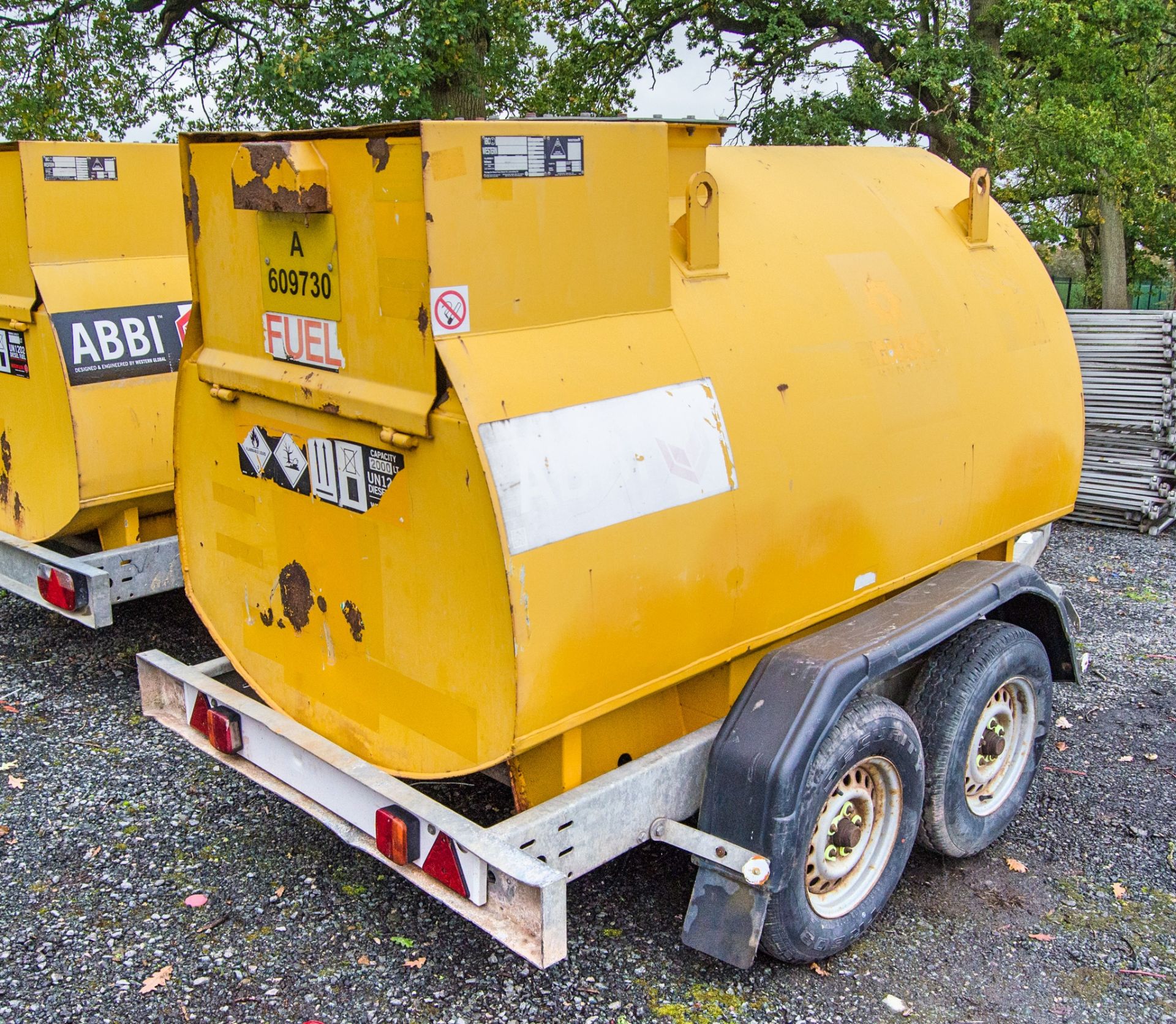 Western Abbi 2000 litre twin axle fast tow bunded fuel bowser c/w manual pump, delivery hose & - Image 2 of 5