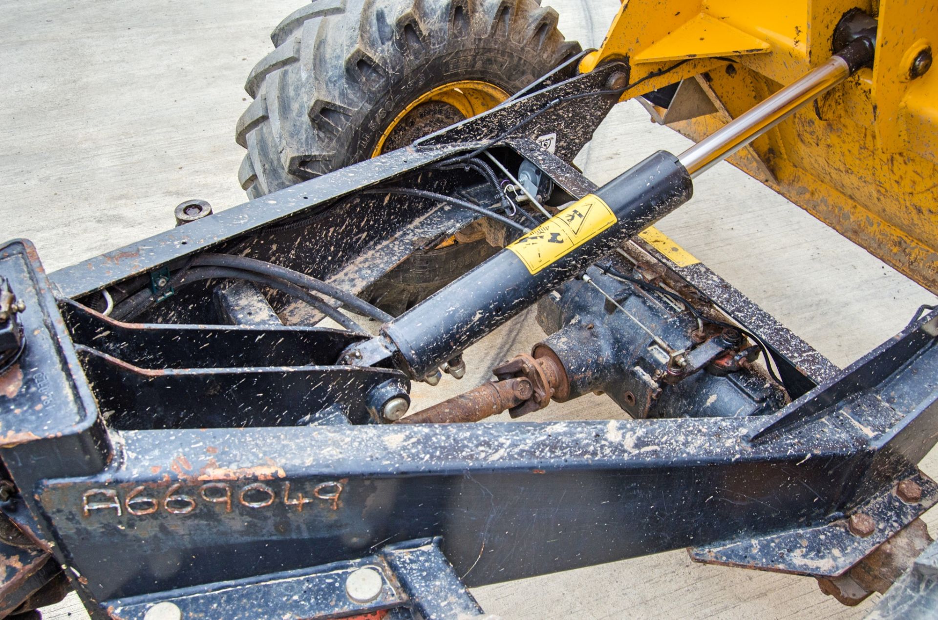 JCB 3 tonne straight skip dumper Year: 2015 S/N: EFFRE7335 Recorded Hours: 1383 A669049 - Image 17 of 23