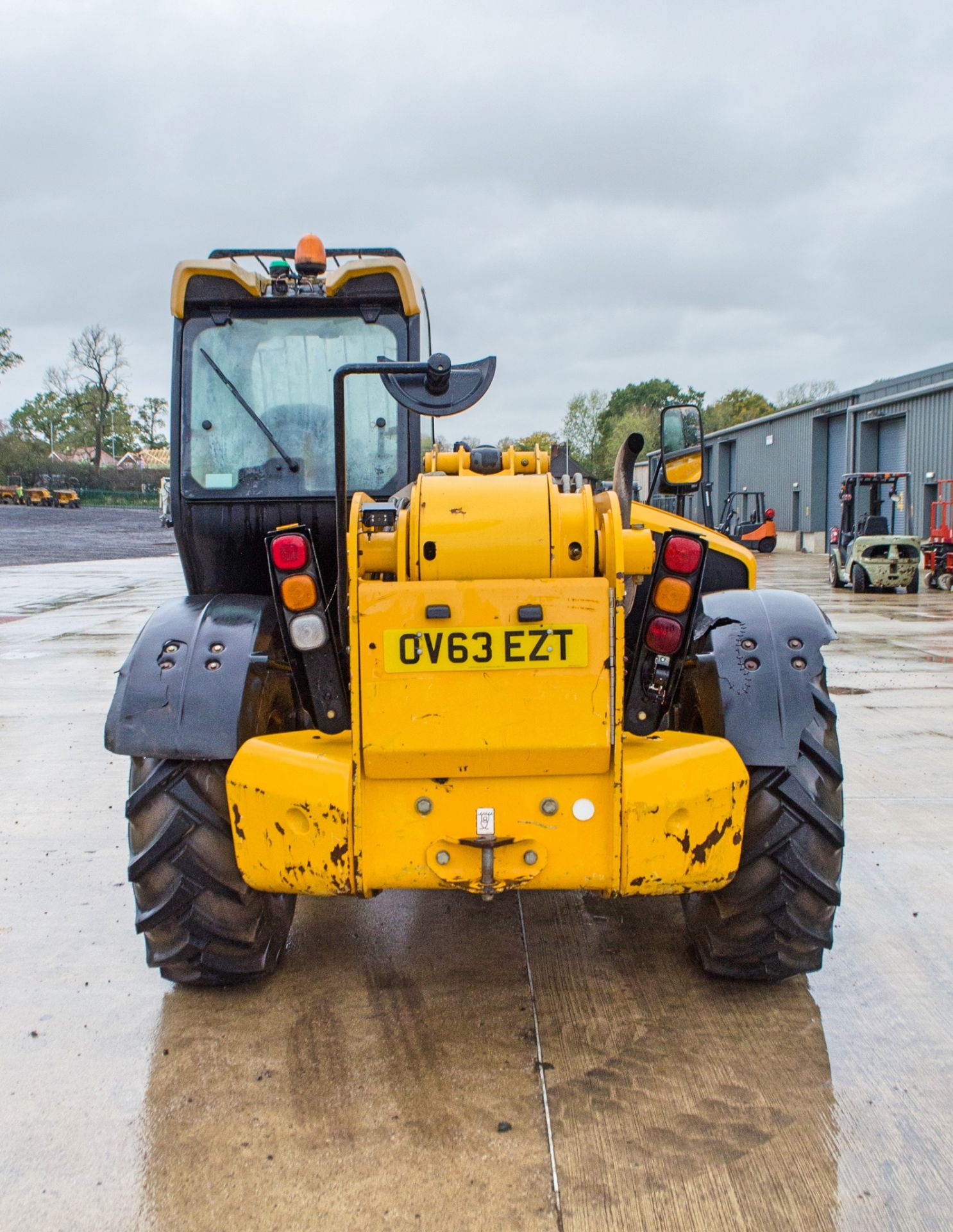 JCB 535-140 Hi-Viz T4i IIIB 14 metre telescopic handler Year: 2013 S/N: 2179531 Recorded Hours: 6040 - Image 6 of 27