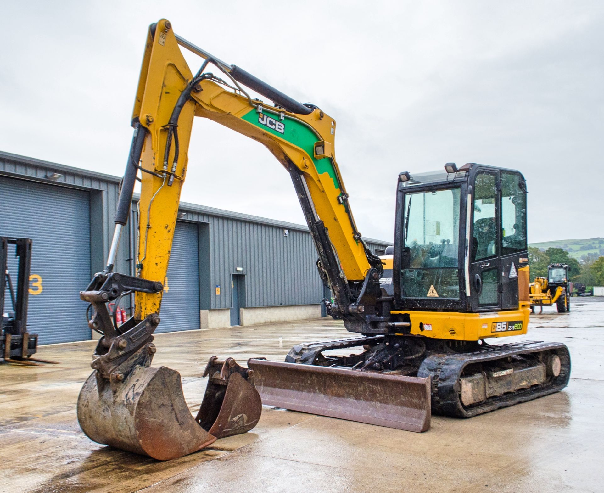 JCB 85 Z-1 Eco 8.5 tonne rubber tracked excavator Year: 2017 S/N: 2501028 Recorded Hours: 4260