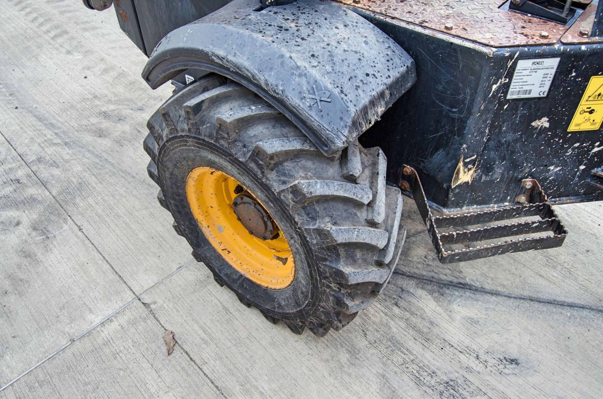 JCB 3 tonne straight skip dumper Year: 2015 S/N: EFFRE7335 Recorded Hours: 1383 A669049 - Image 15 of 23