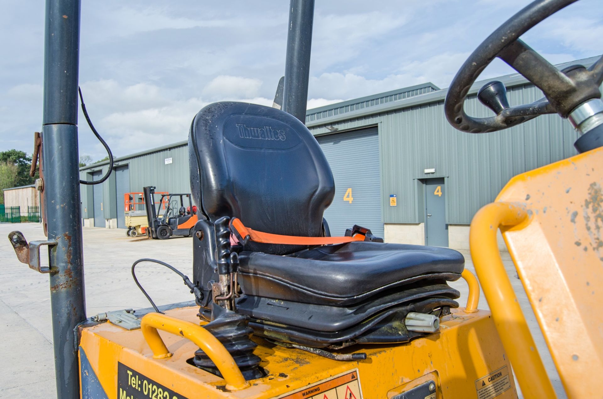 Thwaites 3 tonne swivel skip dumper Year: 2016 S/N: 608D5109 Recorded Hours: 1054 - Image 17 of 22