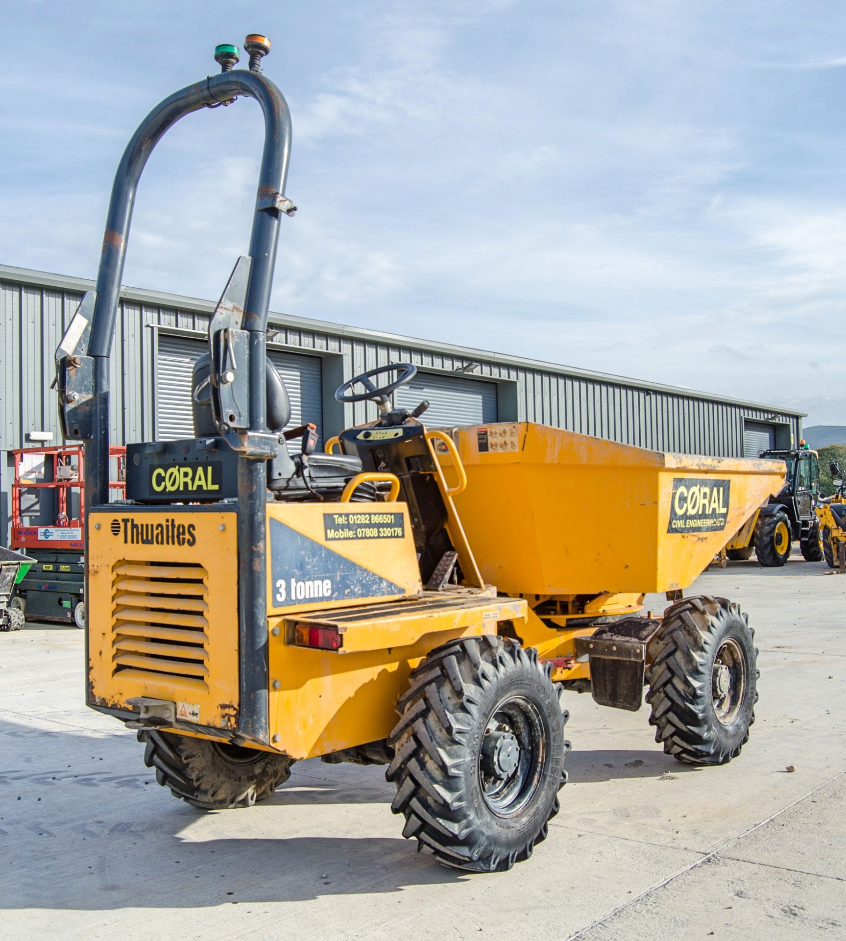 Thwaites 3 tonne swivel skip dumper Year: 2016 S/N: 1611D6661 Recorded Hours: 1255 - Image 4 of 21