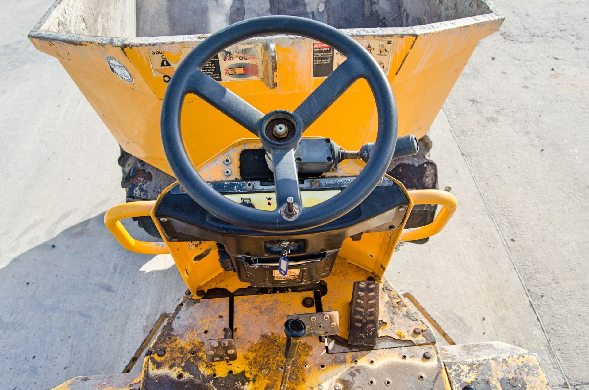 Thwaites 3 tonne swivel skip dumper Year: 2016 S/N: 1611D6661 Recorded Hours: 1255 - Image 18 of 21