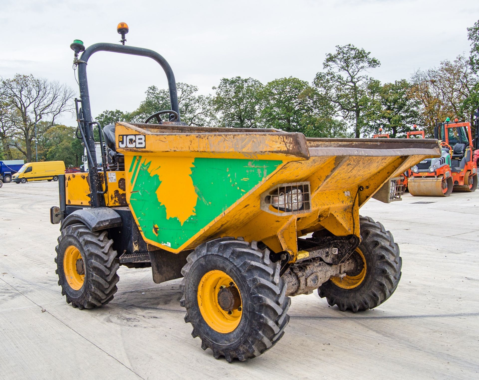 JCB 3 tonne straight skip dumper Year: 2015 S/N: EFFRE7335 Recorded Hours: 1383 A669049 - Image 2 of 23