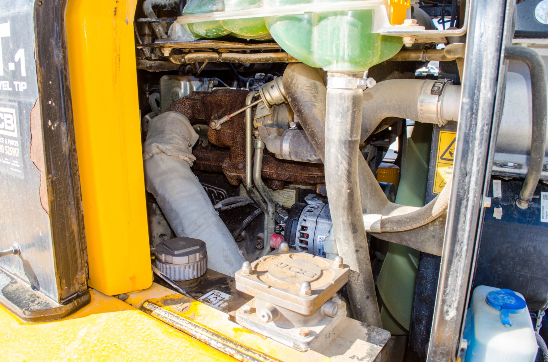 JCB 6ST 6 tonne swivel skip cabbed dumper Year: 2018 S/N: 2561954 Recorded Hours: 1844 c/w camera - Image 18 of 23