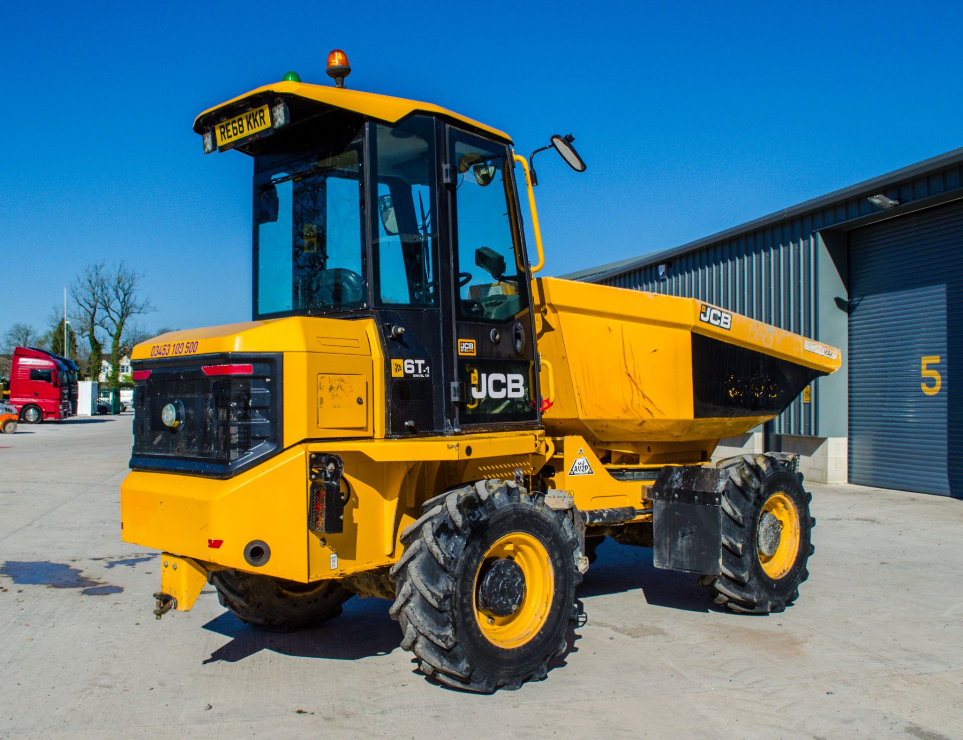 JCB 6ST 6 tonne swivel skip cabbed dumper Year: 2018 S/N: 2561954 Recorded Hours: 1844 c/w camera - Image 4 of 23