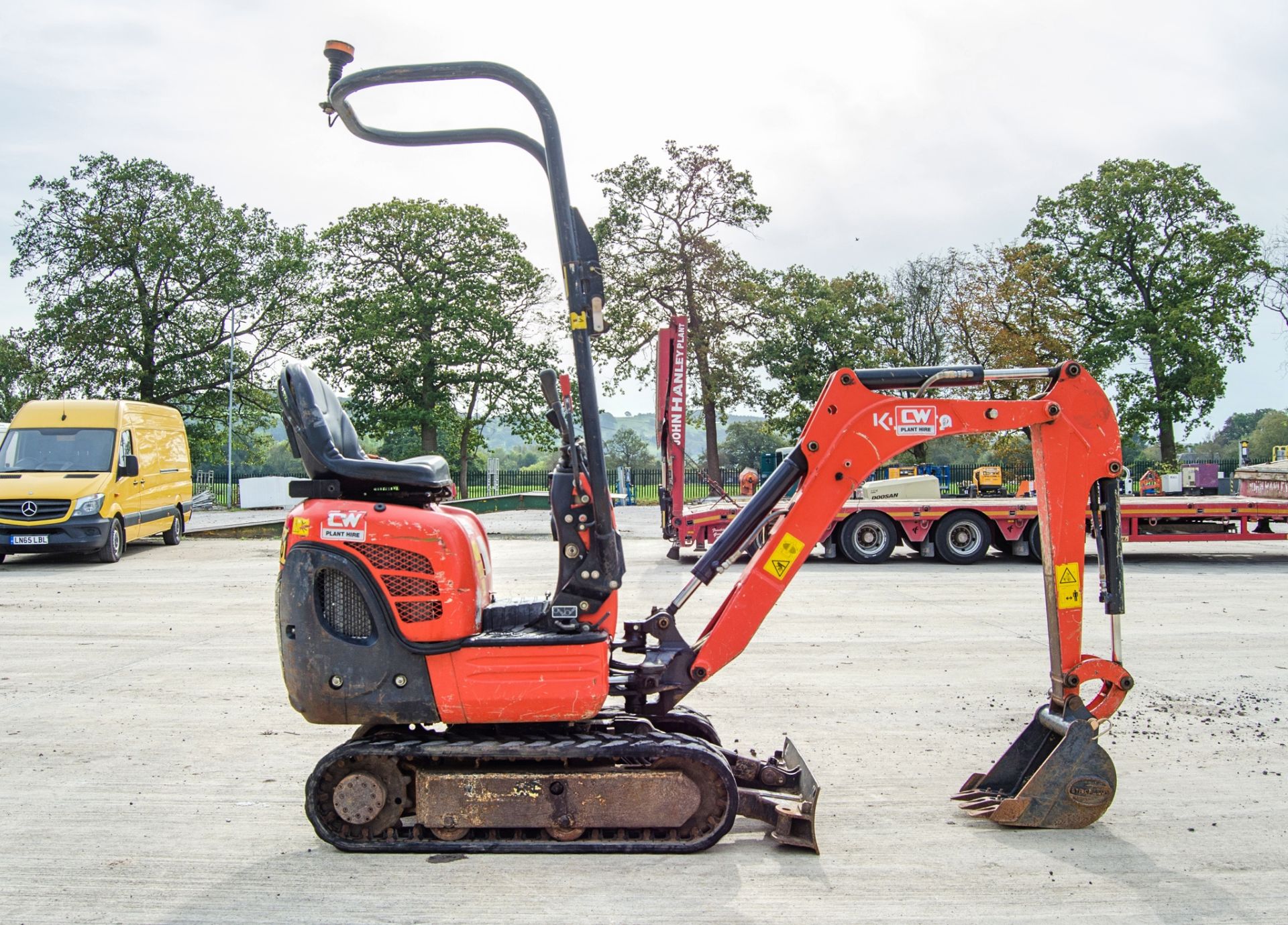 Kubota K008-3 0.8 tonne rubber tracked micro excavator Year: 2018 S/N: 31342 Recorded Hours: 1069 - Image 8 of 26