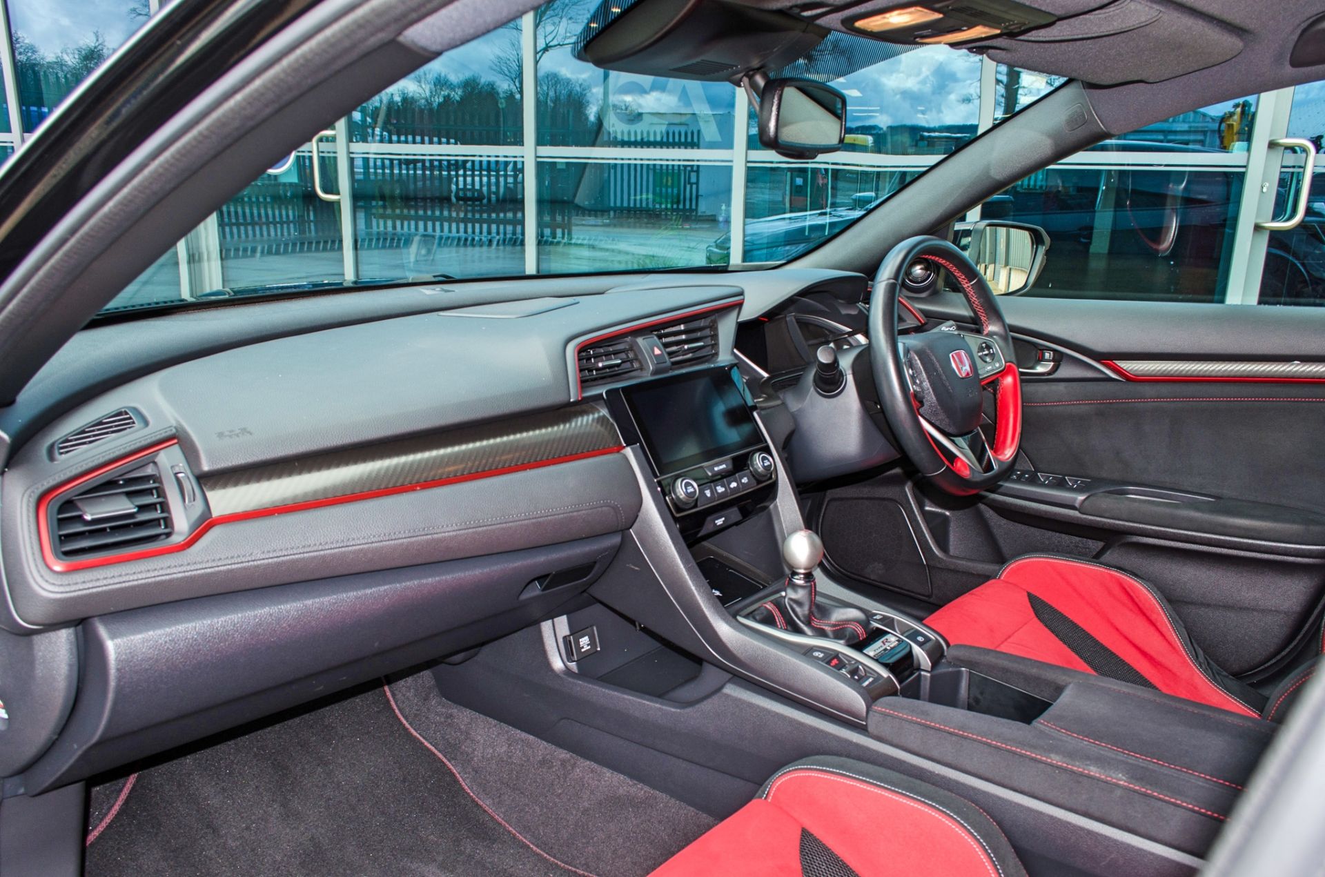 2018 Honda Civic GT Type R V-Tec 5 door hatchback Registration: DU68YHN Odometer: 16,429 Colour: - Image 35 of 54