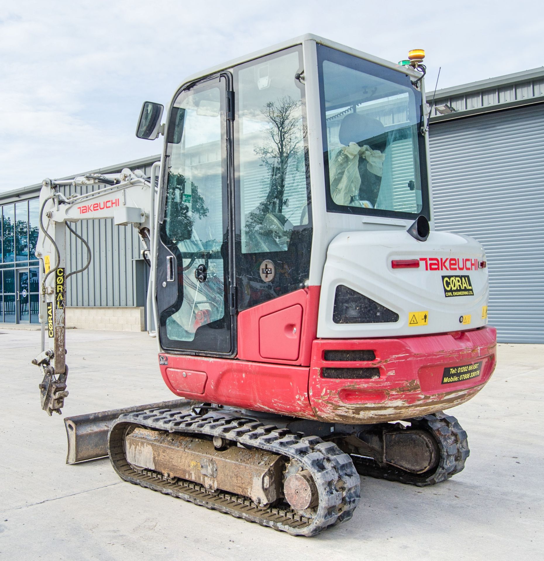 Takeuchi TB230 3 tonne rubber tracked excavator Year: 2018 S/N: 130003683 Recorded Hours: 1975 - Image 4 of 26