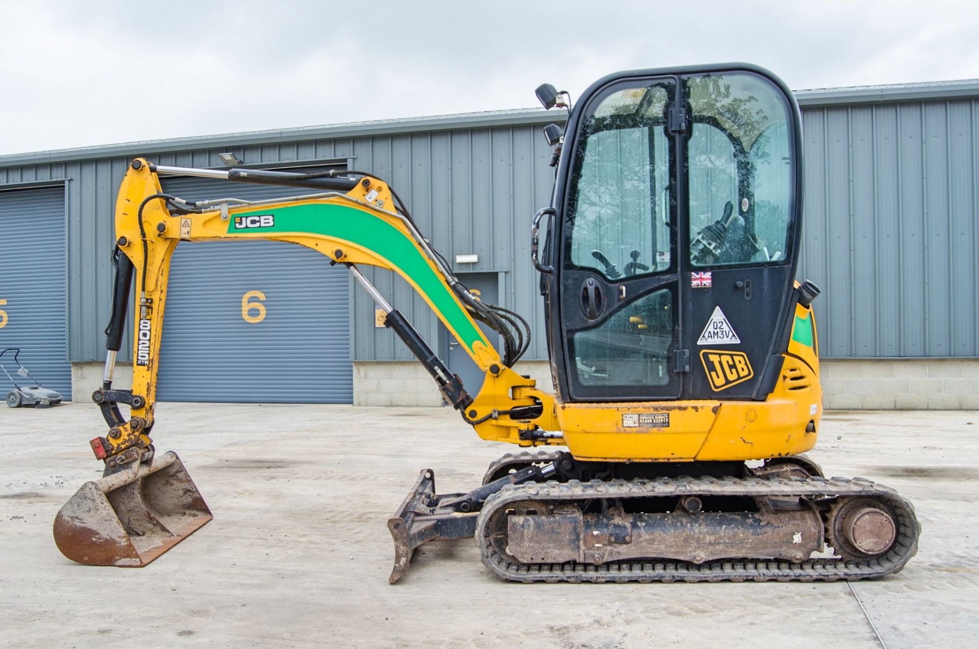 JCB 8025 ZTS 2.5 tonne rubber tracked excavator Year: 2015 S/N: 2226977 Recorded Hours: 1966 - Image 7 of 25