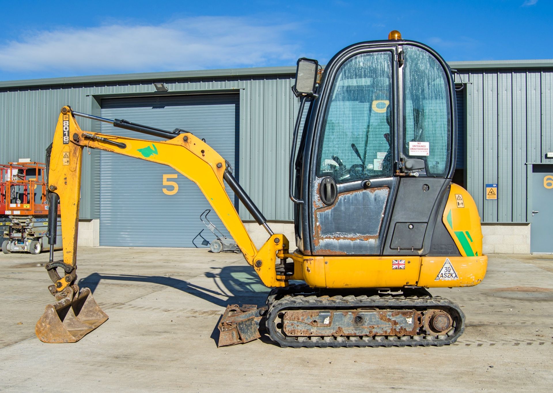 JCB 8018 CTS 1.5 tonne rubber tracked mini excavator Year: 2017 S/N: 2583539 Recorded Hours: 1689 - Image 7 of 26