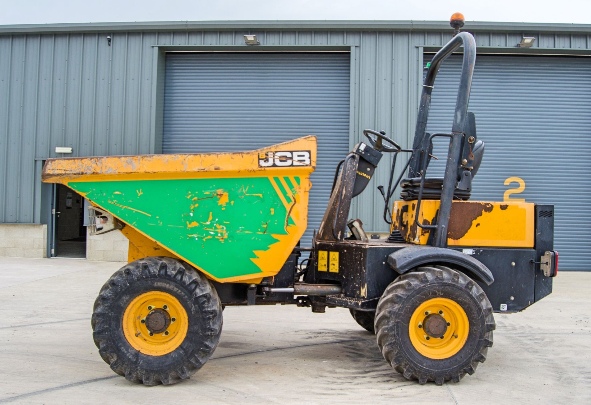 JCB 3 tonne straight skip dumper Year: 2015 S/N: EFFRE7335 Recorded Hours: 1383 A669049 - Image 7 of 23