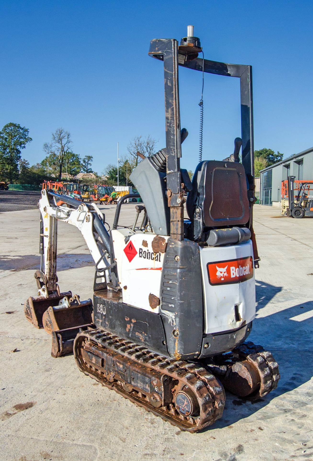 Bobcat E10 1 tonne rubber tracked micro excavator Year: 2018 S/N: A33P17030 Recorded Hours: 668 - Image 3 of 24