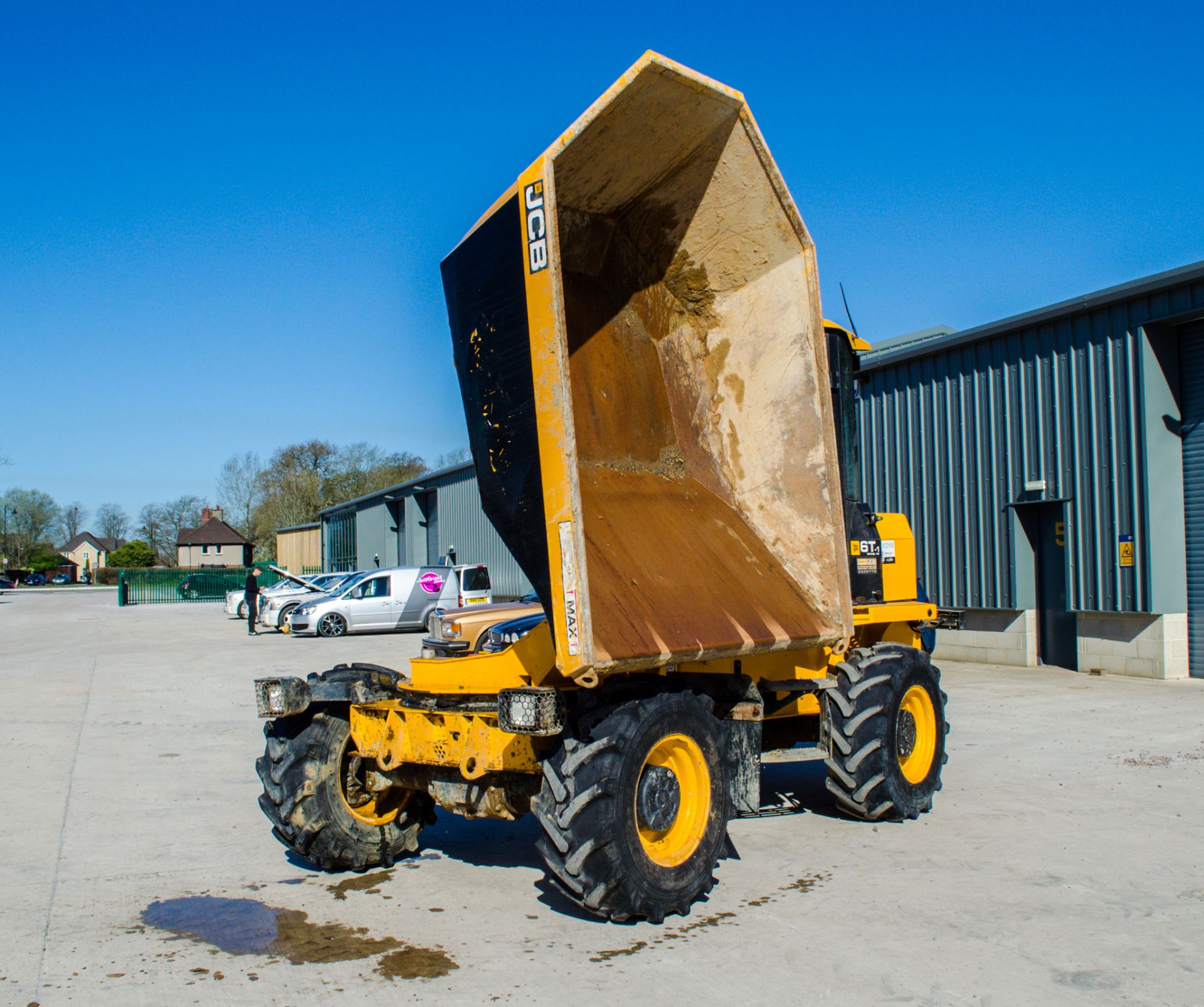 JCB 6ST 6 tonne swivel skip cabbed dumper Year: 2018 S/N: 2561954 Recorded Hours: 1844 c/w camera - Image 13 of 23