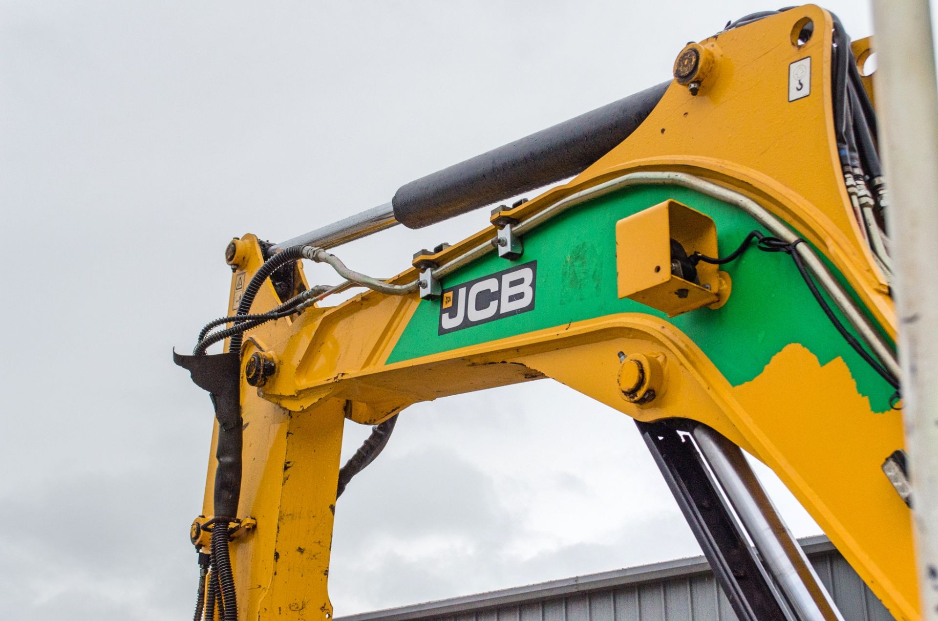 JCB 85 Z-1 Eco 8.5 tonne rubber tracked excavator Year: 2017 S/N: 2501028 Recorded Hours: 4260 - Image 16 of 27