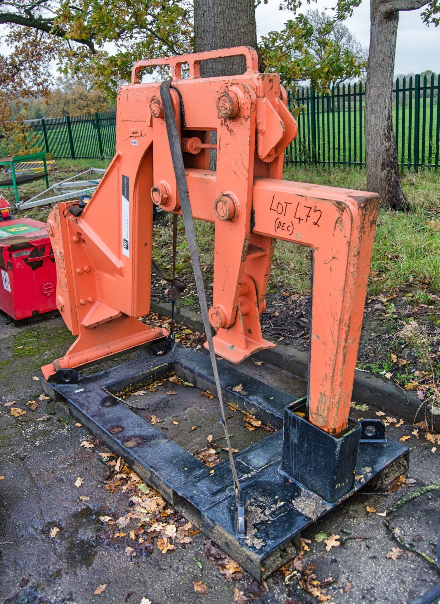 Agrimac 3700kg MK2 pipe lifter to suit excavator c/w headstock and safety transport frame Pin