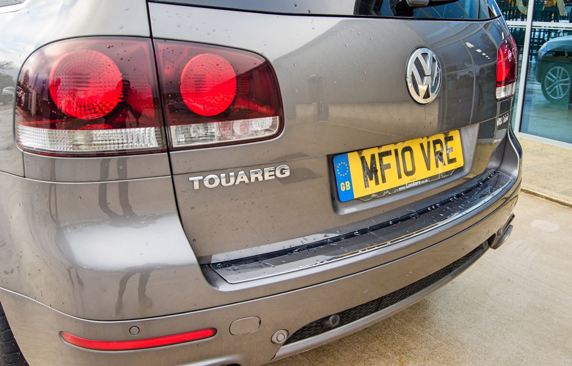 Volkswagen Touareg Altitude V6 2967cc TDi automatic 5 door estate car Registration Number: MF10 - Image 12 of 37