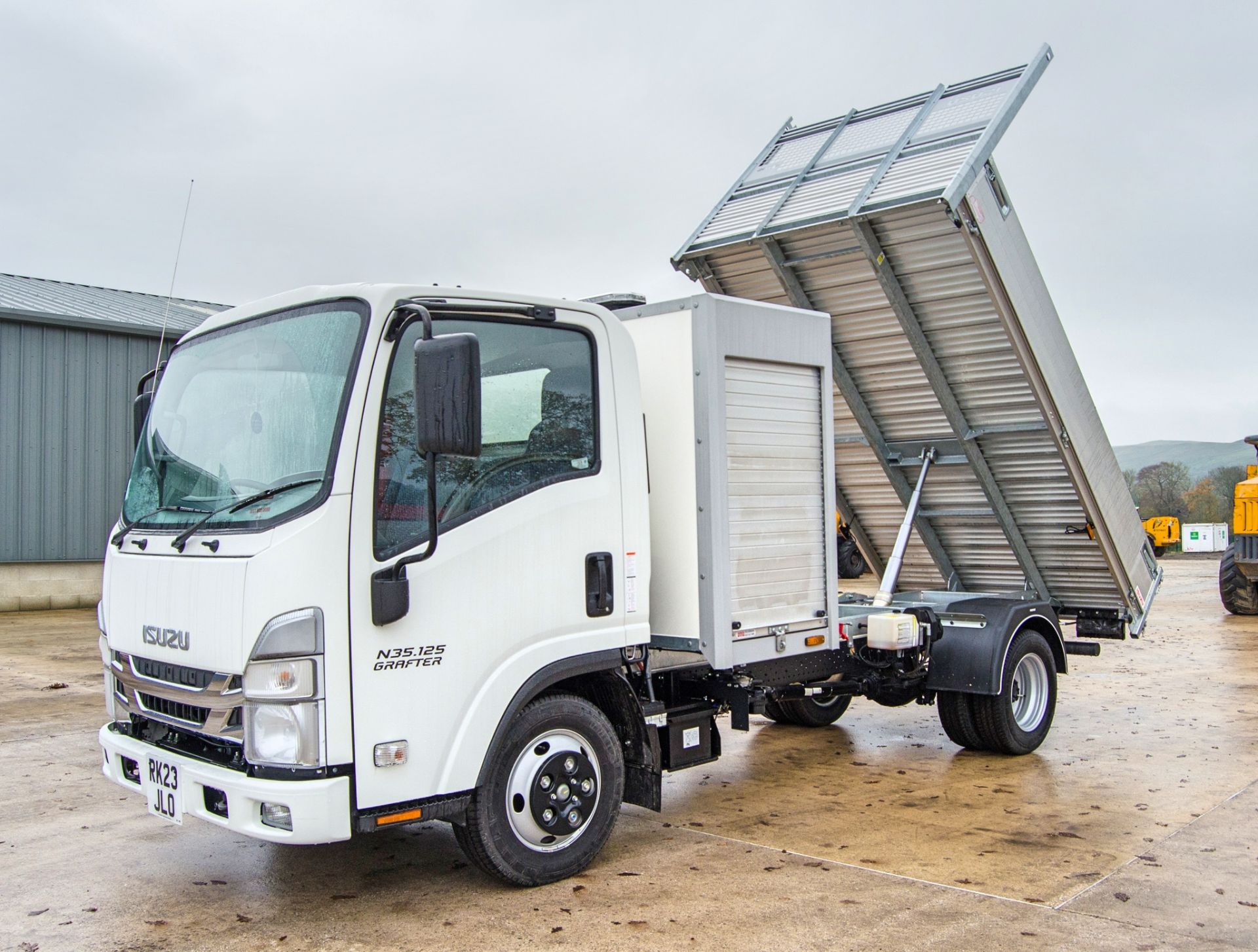 Isuzu Grafter N35.125 tipper Registration Number: RK23 JLO Date of Registration: 28/04/2023 MOT - Image 9 of 35