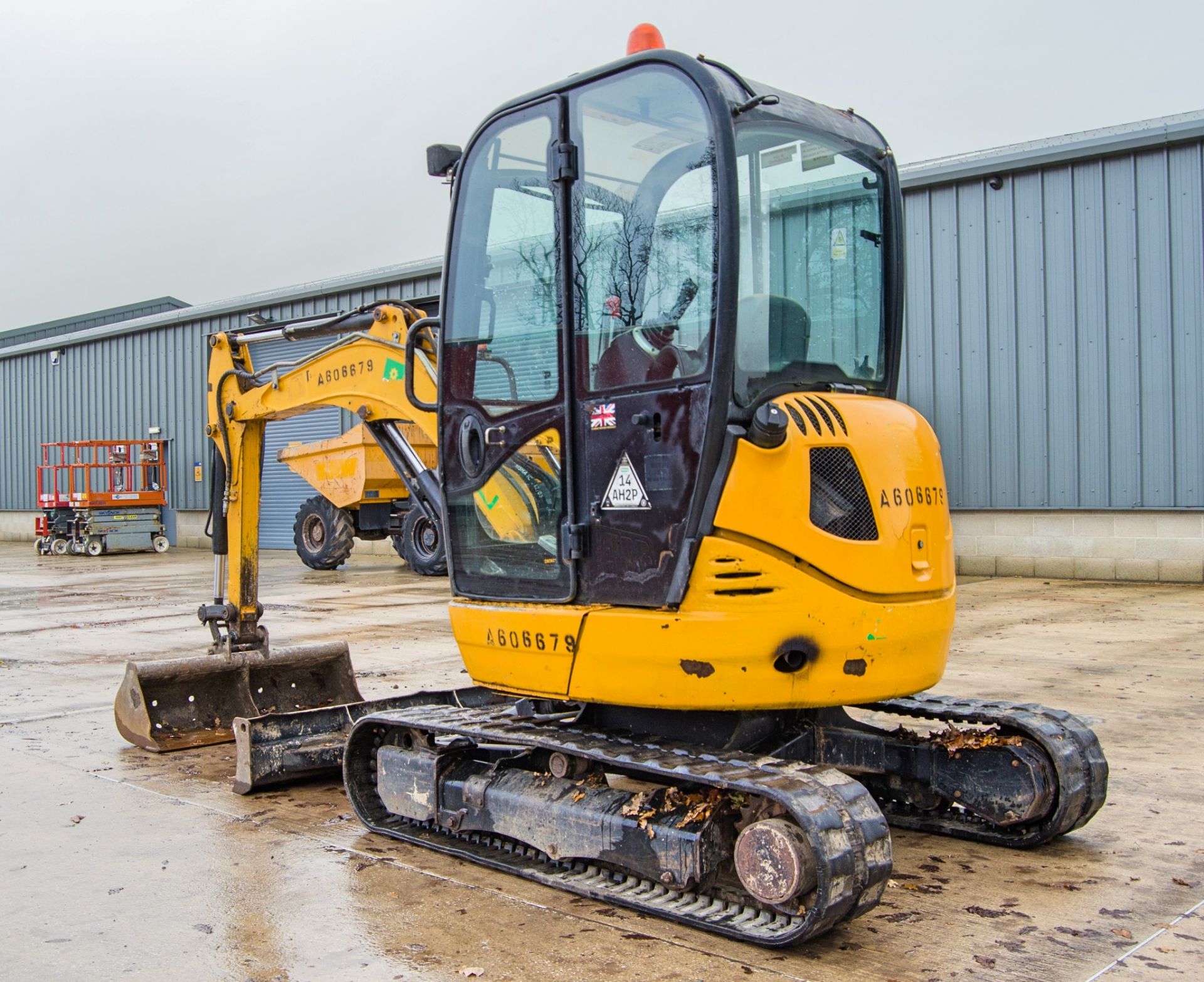 JCB 8025 ZTS 2.5 tonne rubber tracked mini excavator Year: 2013 S/N: 2226866 Recorded Hours: 3768 - Image 4 of 24