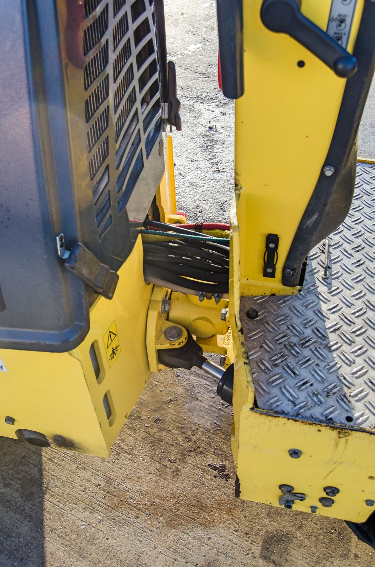 Bomag BW80 AD-5 double drum ride on roller Year: 2018 S/N: 2091011 Recorded Hours: 426 - Image 13 of 21