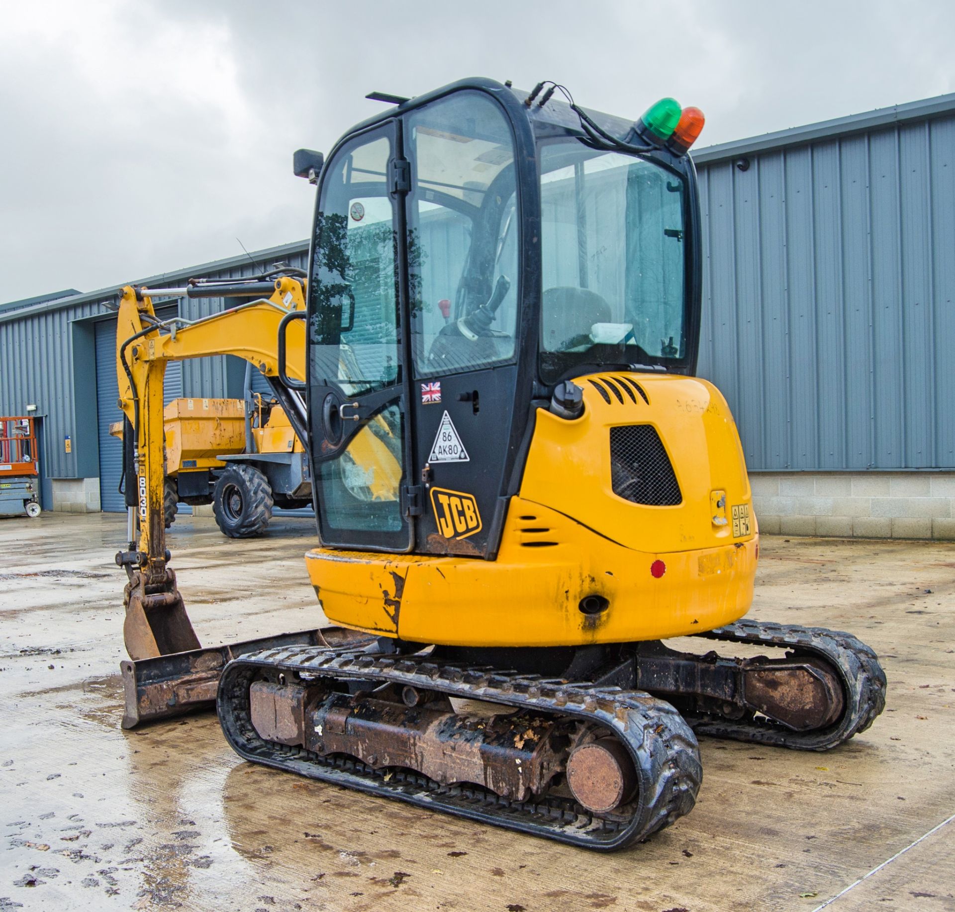 JCB 8030 ZTS 3 tonne rubber tracked mini excavator Year: 2014 S/N: 2432137 Recorded Hours: 3161 - Image 4 of 24