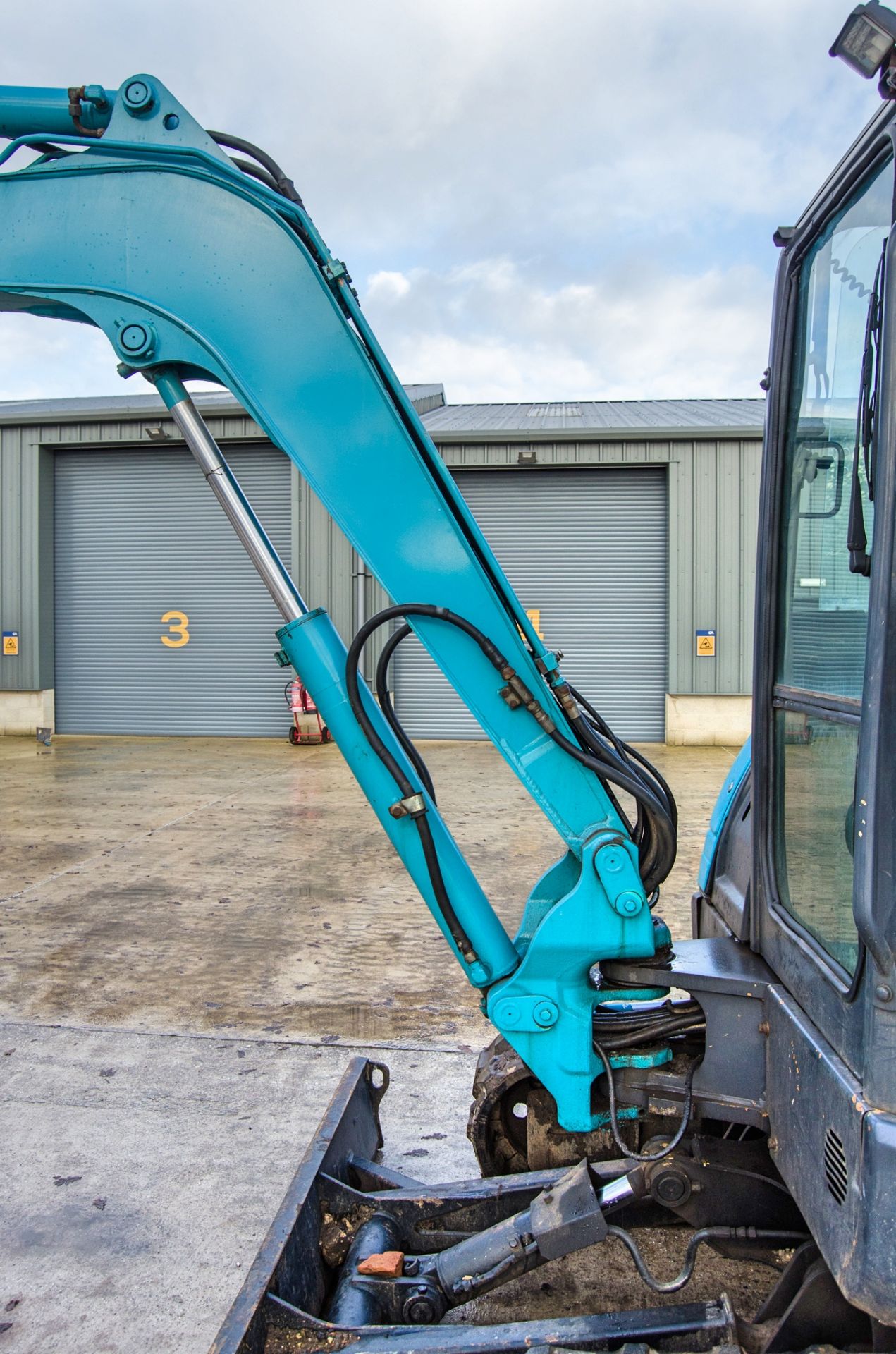 Kobelco SK50SR Grand 5 tonne rubber tracked excavator S/N: PJ06-08238 Recorded Hours: 2279 blade, - Image 17 of 24