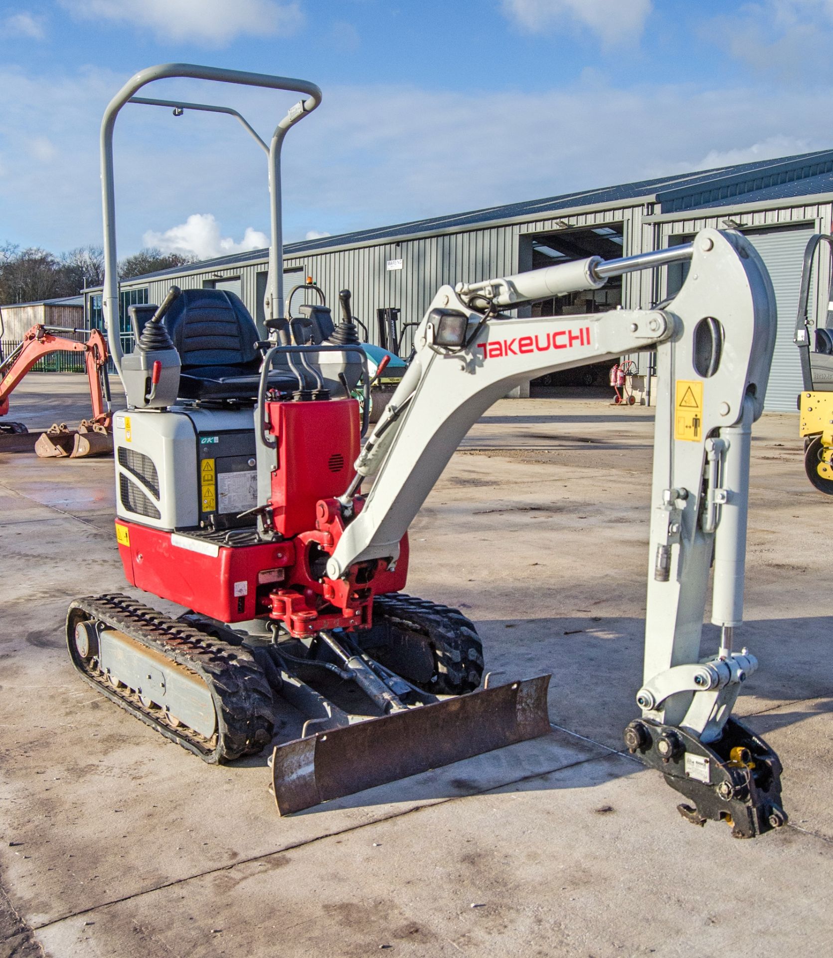 Takeuchi TB210 1.1 tonne rubber tracked micro excavator Year: 2022 S/N: 8698 Recorded Hours: 300 - Image 2 of 29