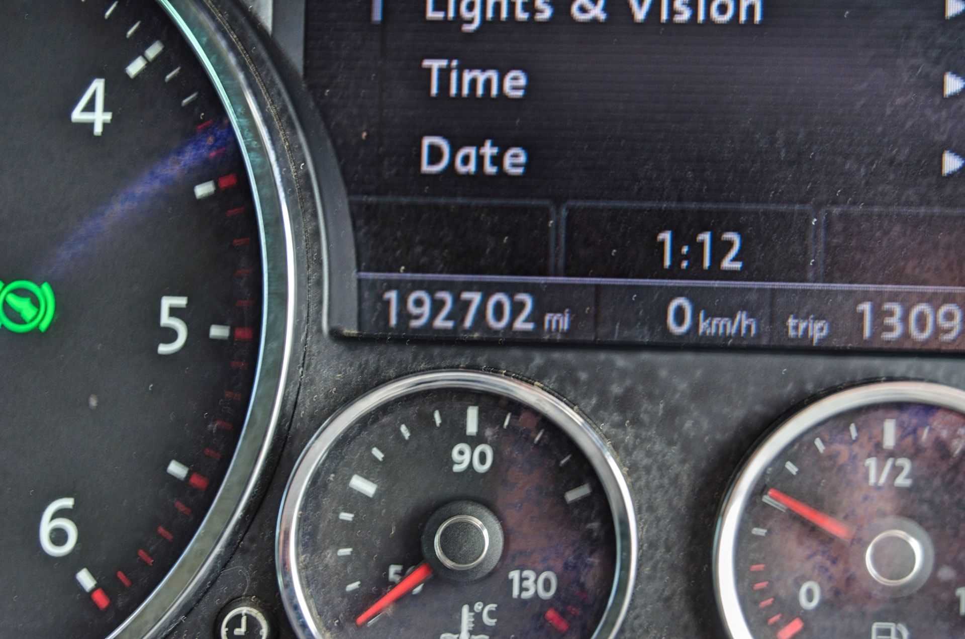 Volkswagen Touareg Altitude V6 2967cc TDi automatic 5 door estate car Registration Number: MF10 - Image 33 of 37