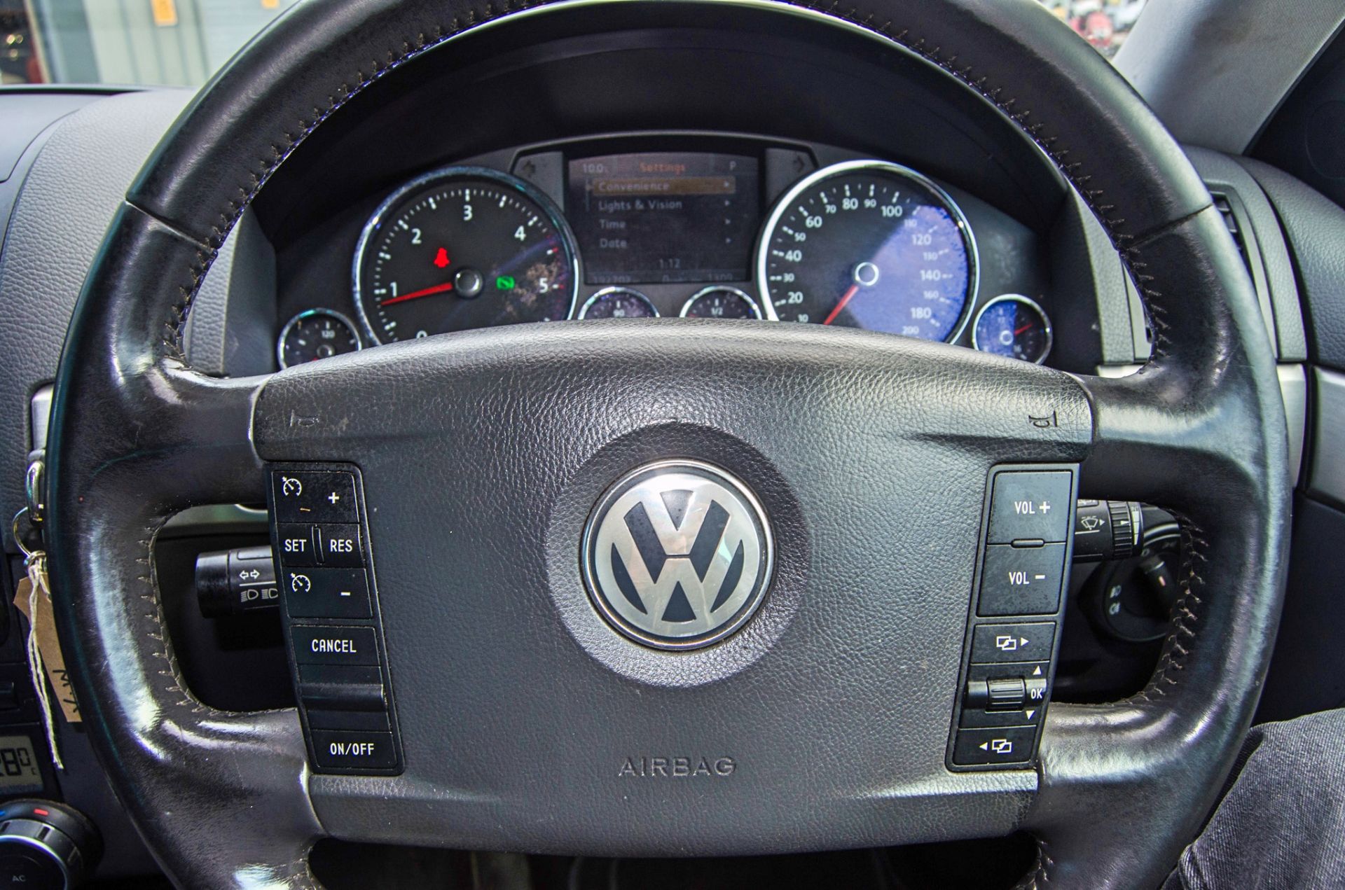 Volkswagen Touareg Altitude V6 2967cc TDi automatic 5 door estate car Registration Number: MF10 - Image 31 of 37