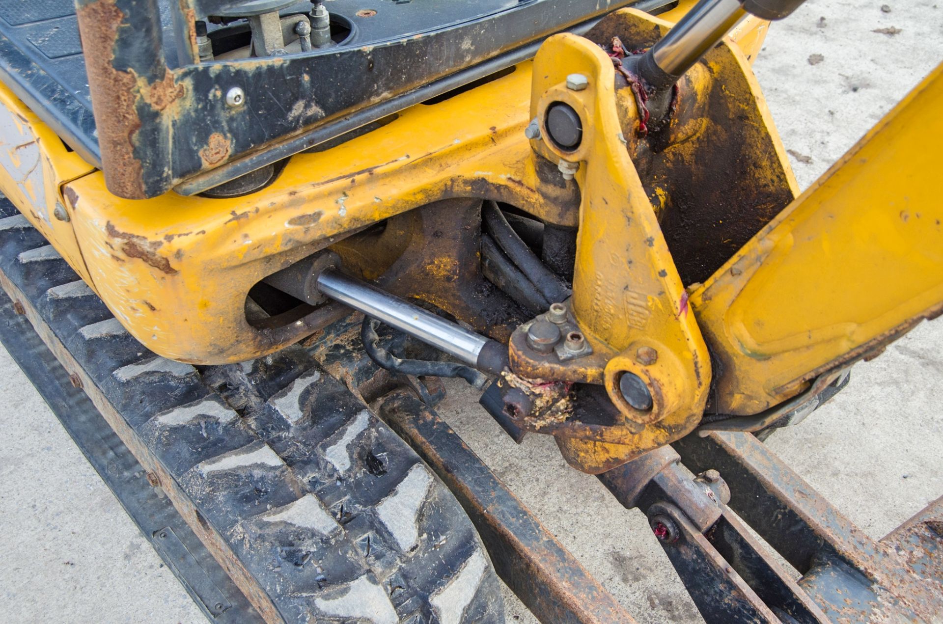 JCB 8016 1.5 tonne rubber tracked mini excavator Year: 2017 S/N: 2072019 Recorded Hours: 1796 blade, - Image 18 of 24