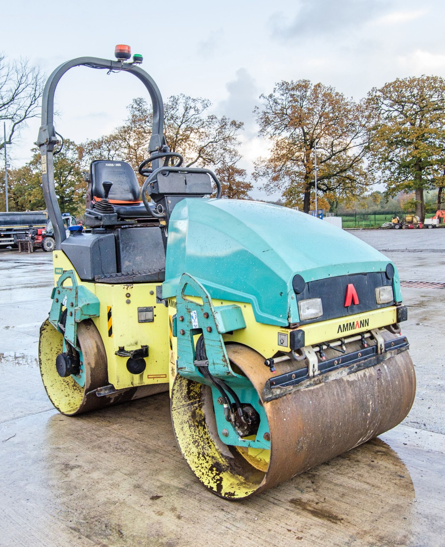 Ammann ARX26 double drum ride on roller Year: 2015 S/N: 6150218 Recorded Hours: Not displayed 2049 - Image 2 of 19