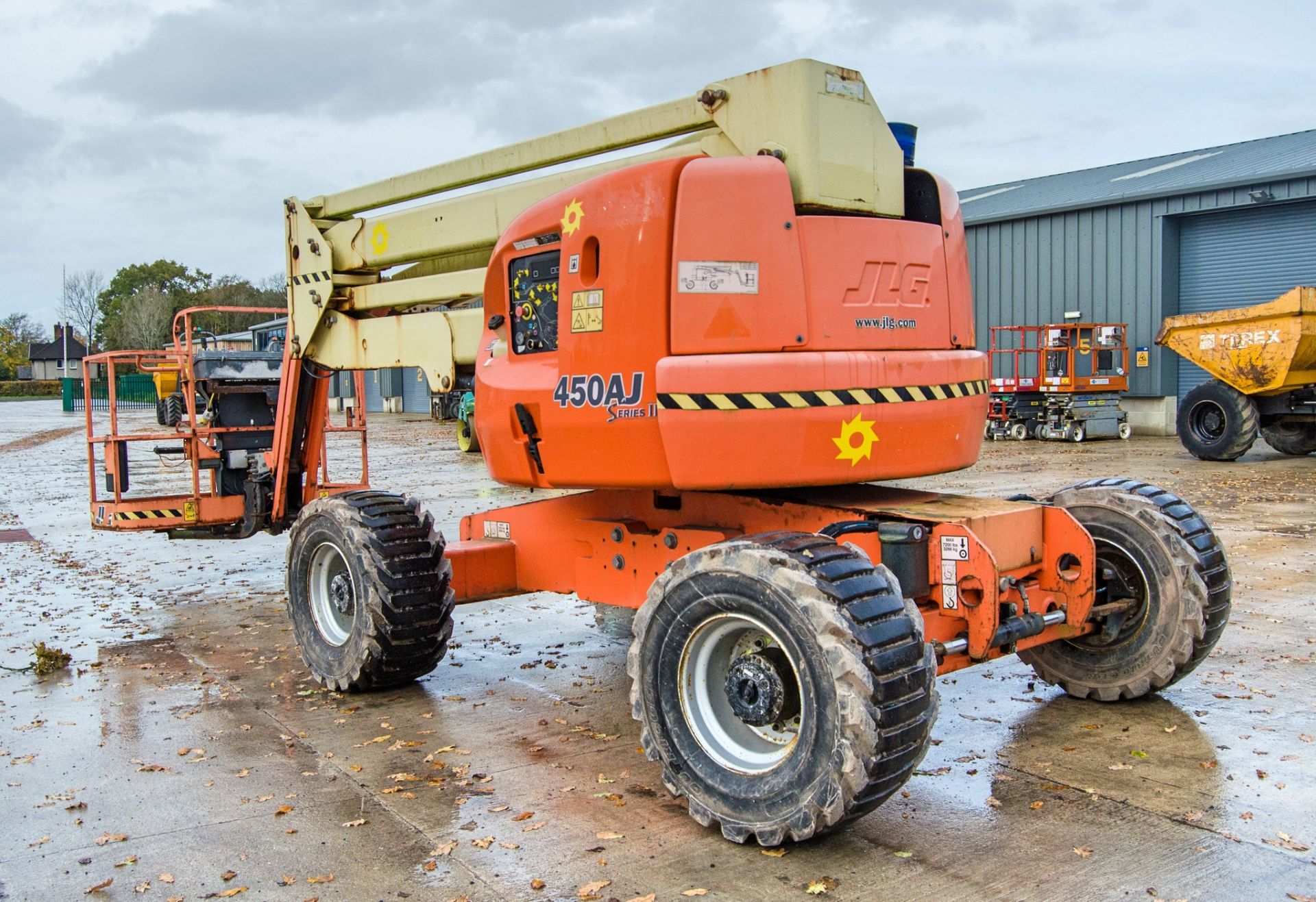 JLG 450AJ Series II diesel/electric articulated boom lift access platform Year: 2015 S/N: E300002771 - Image 4 of 21