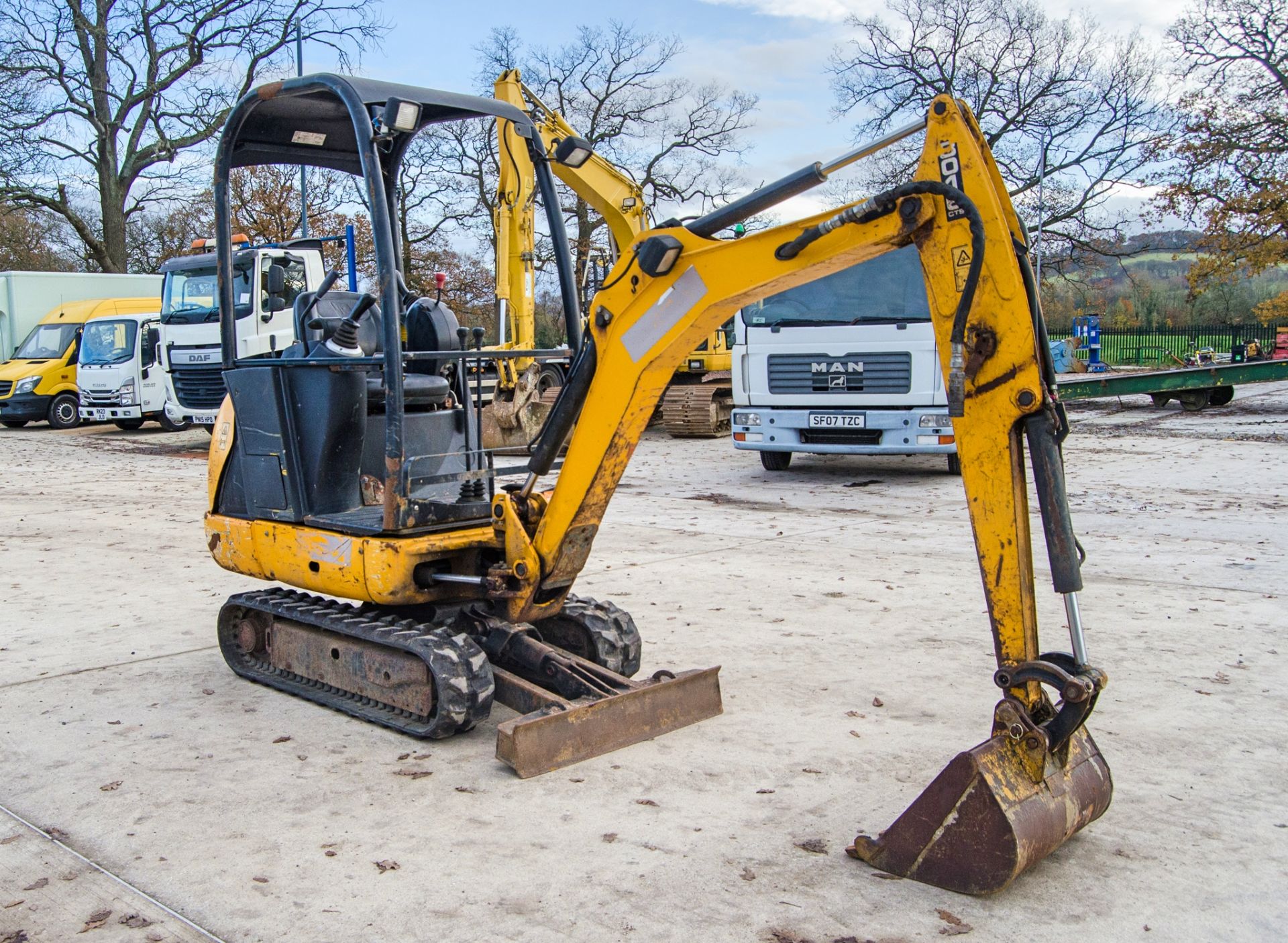 JCB 8016 1.5 tonne rubber tracked mini excavator Year: 2017 S/N: 2072019 Recorded Hours: 1796 blade, - Image 2 of 24