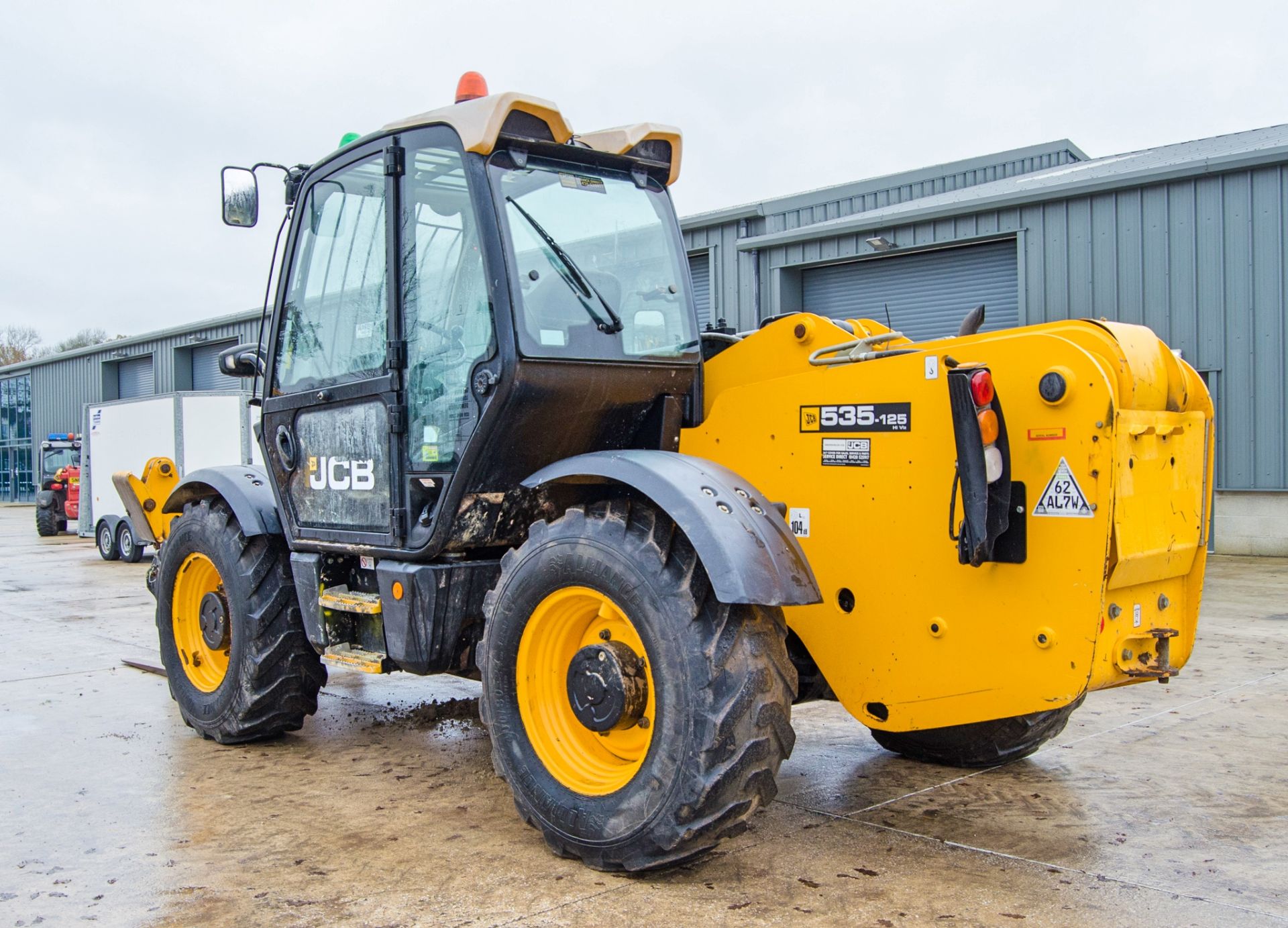 JCB 535-125 Hi-Viz 12.5 metre telescopic handler Year: 2015 S/N: 2348540 Recorded Hours: 4358 - Image 4 of 24