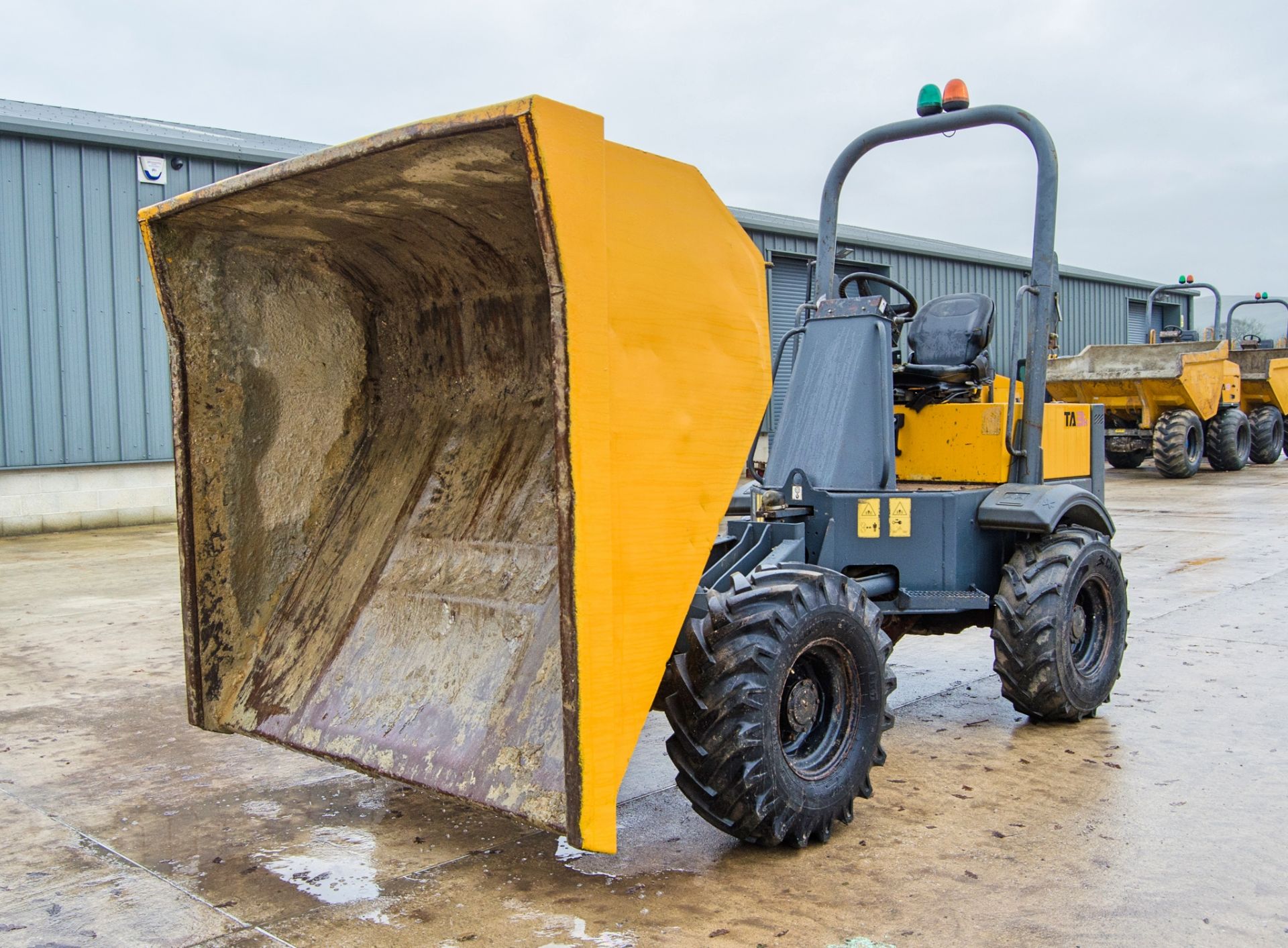 Terex TA3H 3 tonne straight skip dumper Year: 2015 S/N: EF2PC6690 Recorded Hours: 2120 Hydrostatic - Image 9 of 22
