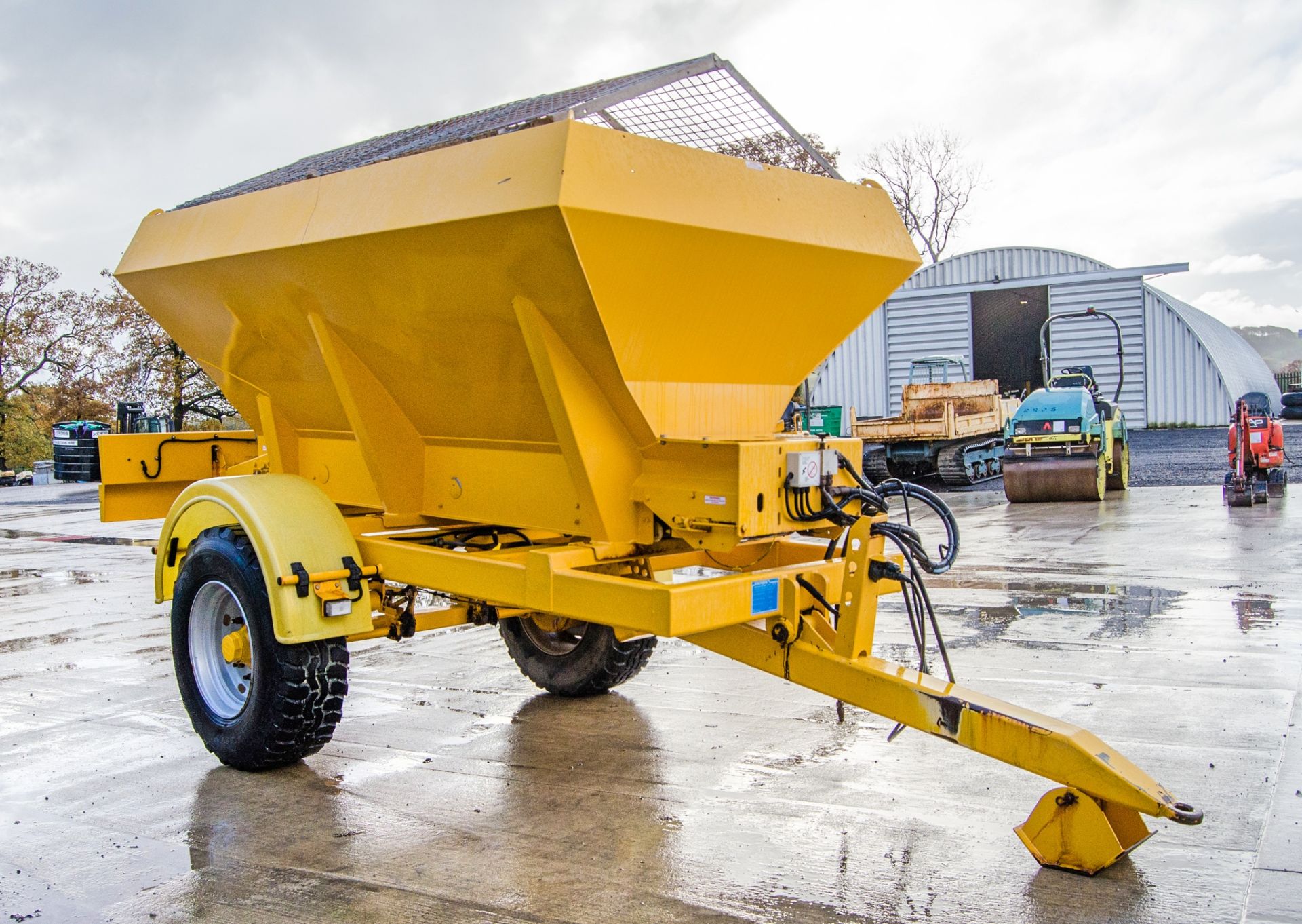 Econ WZCTPF35 hydraulic towable gritter Year: 2014 S/N: 41771 - Image 2 of 14