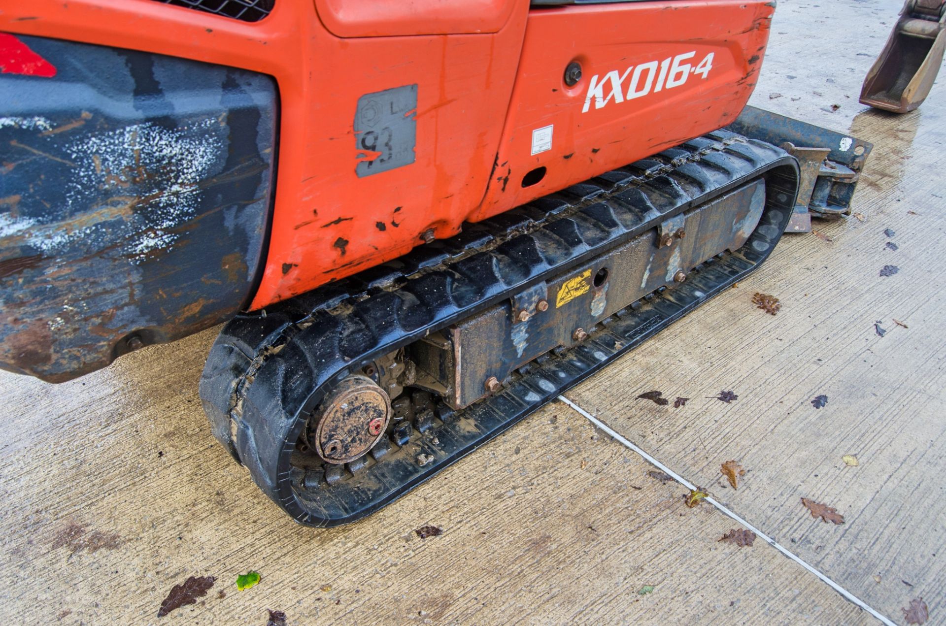 Kubota KX016-4 1.5 tonne rubber tracked mini excavator Year: 2015 S/N: 58861 Recorded Hours: 3280 - Image 9 of 26