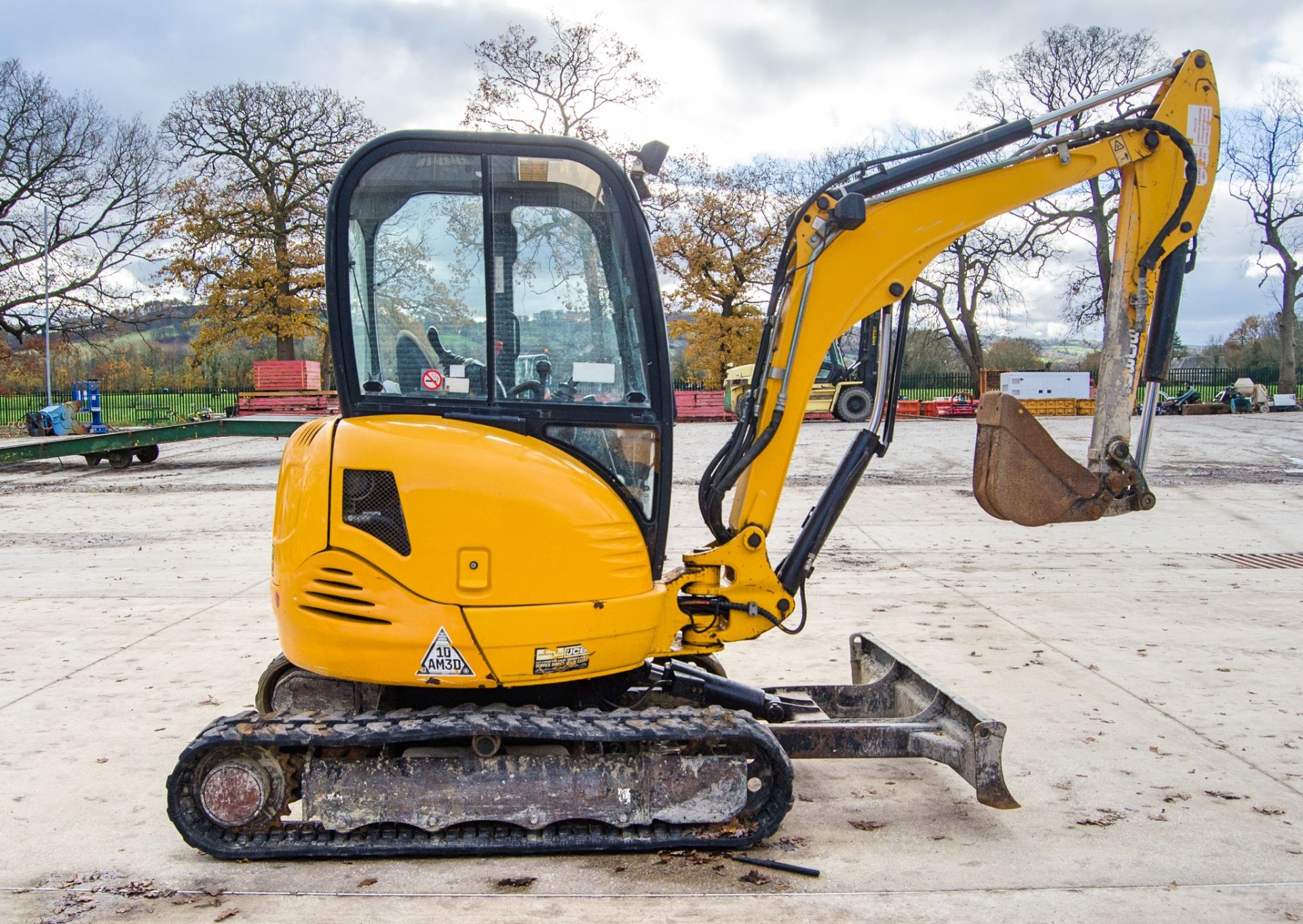 JCB 8030 ZTS 3 tonne rubber tracked mini excavator Year: 2015 S/N: 2432319 Recorded Hours: 3205 - Image 21 of 27
