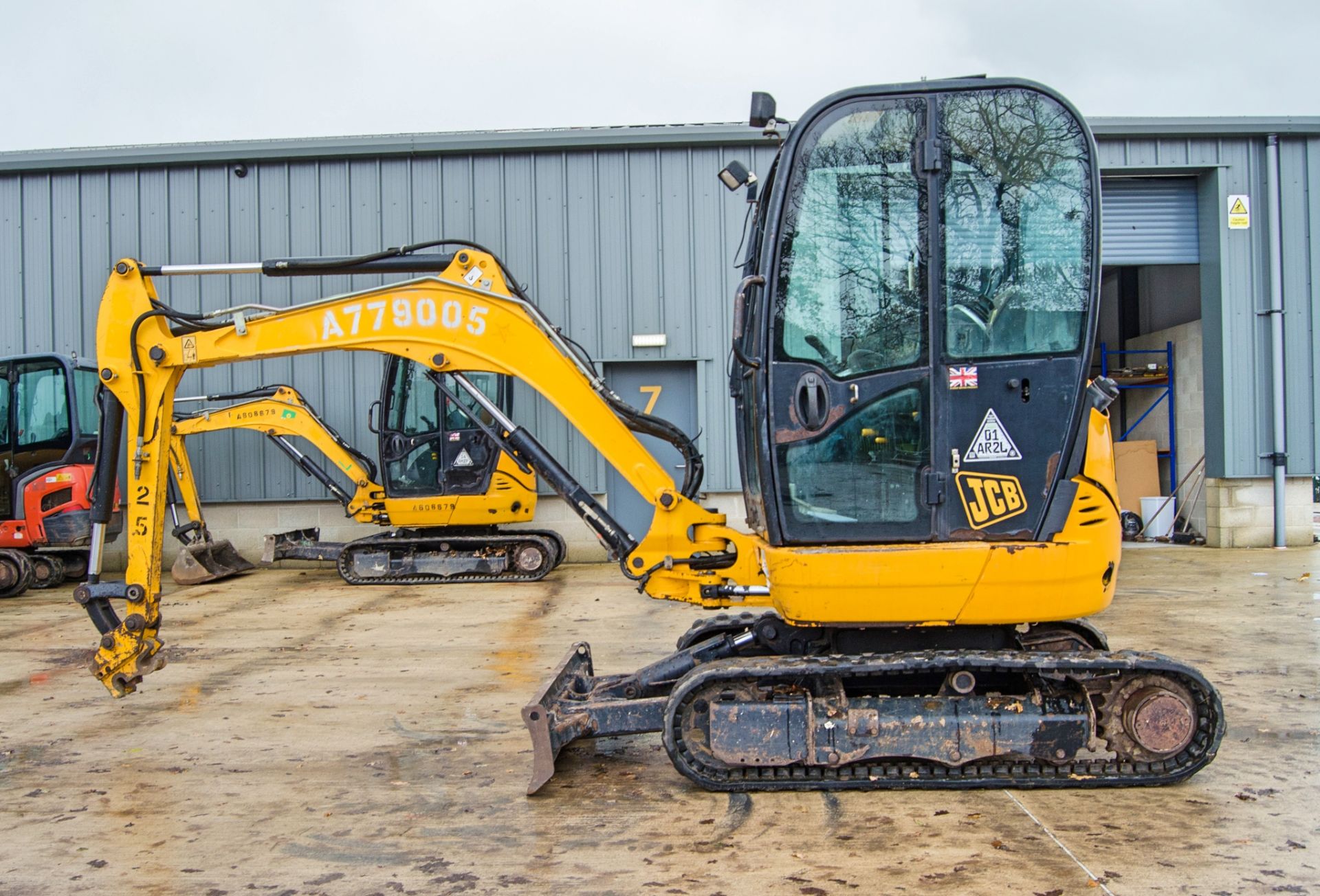 JCB 8025 ZTS 2.5 tonne rubber tracked mini excavator Year: 2017 S/N: 2227776 Recorded Hours: 2543 - Image 7 of 23