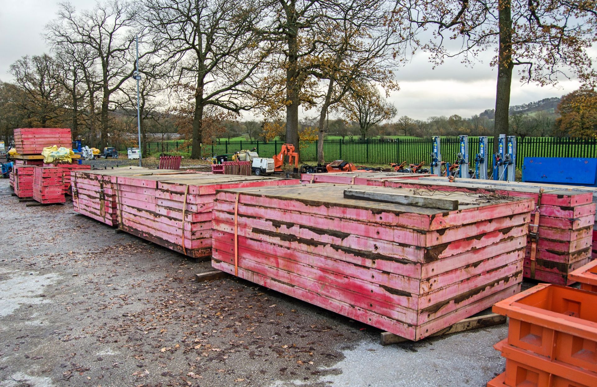 Quantity of 1.8 metre formwork panels & fittings Comprising of: 20 - 3000mm x 1800mm formwork panels - Image 4 of 12