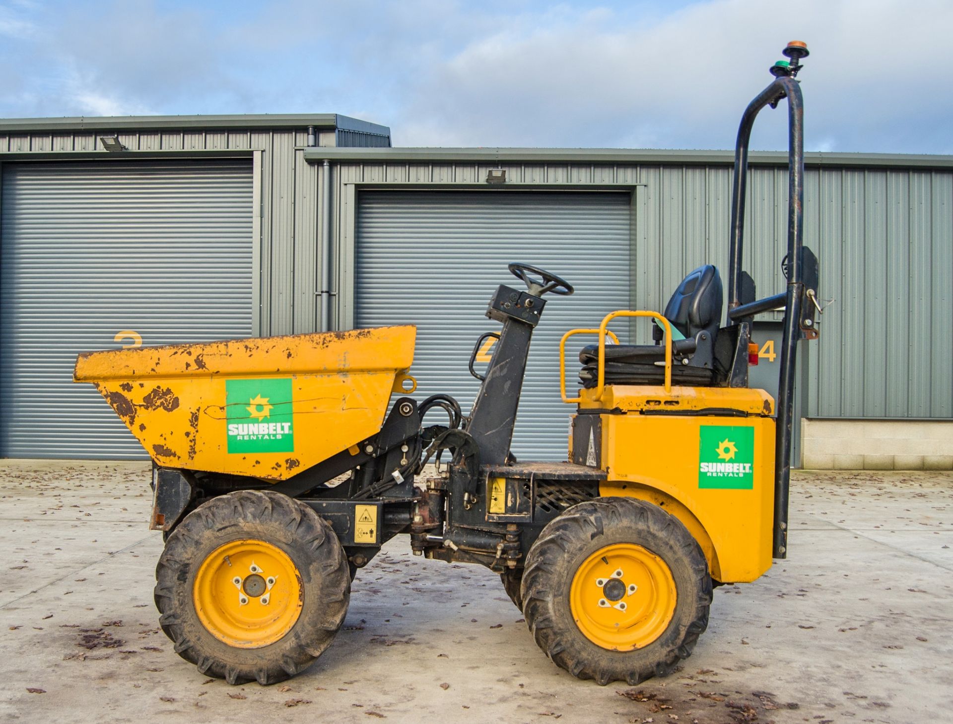 JCB 1THT 1 tone hi-tip dumper Year: 2015 S/N: EFFRA2577 Recorded Hours: 1082 A680948 ** Tip not - Image 7 of 23