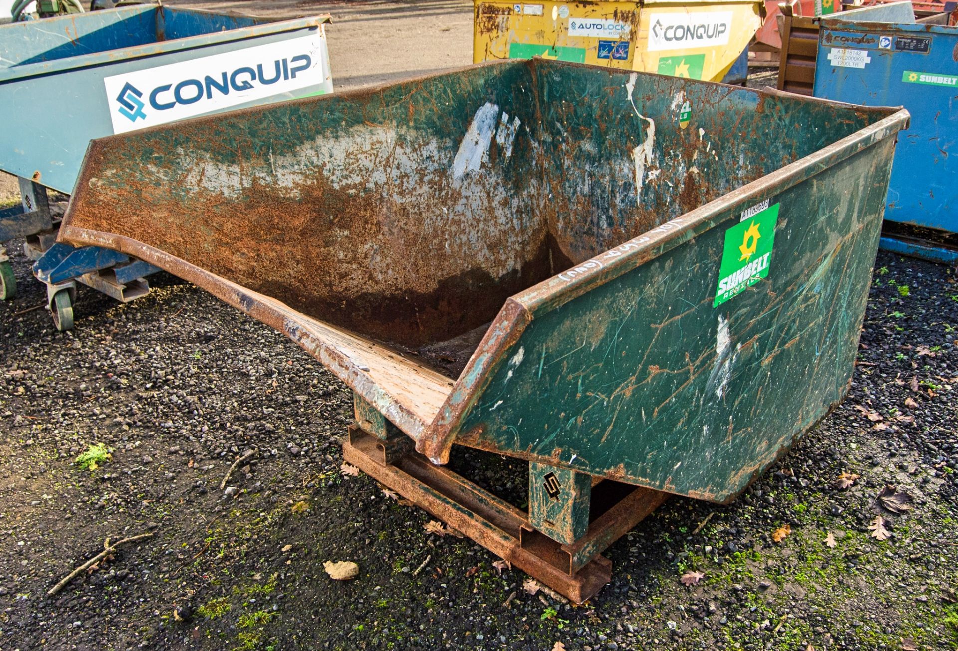 Conquip steel tipping skip A1189693