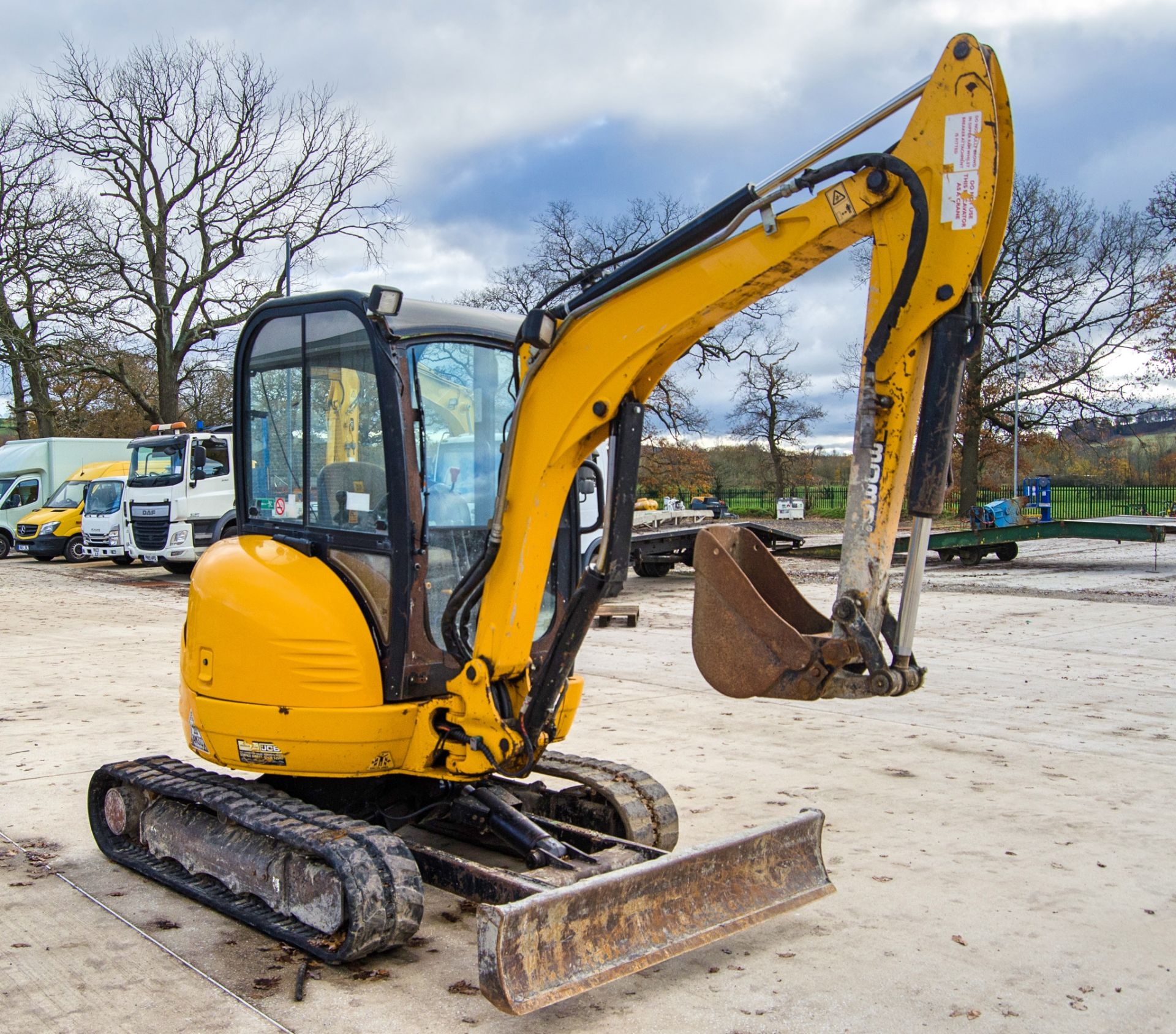 JCB 8030 ZTS 3 tonne rubber tracked mini excavator Year: 2015 S/N: 2432319 Recorded Hours: 3205 - Image 20 of 27